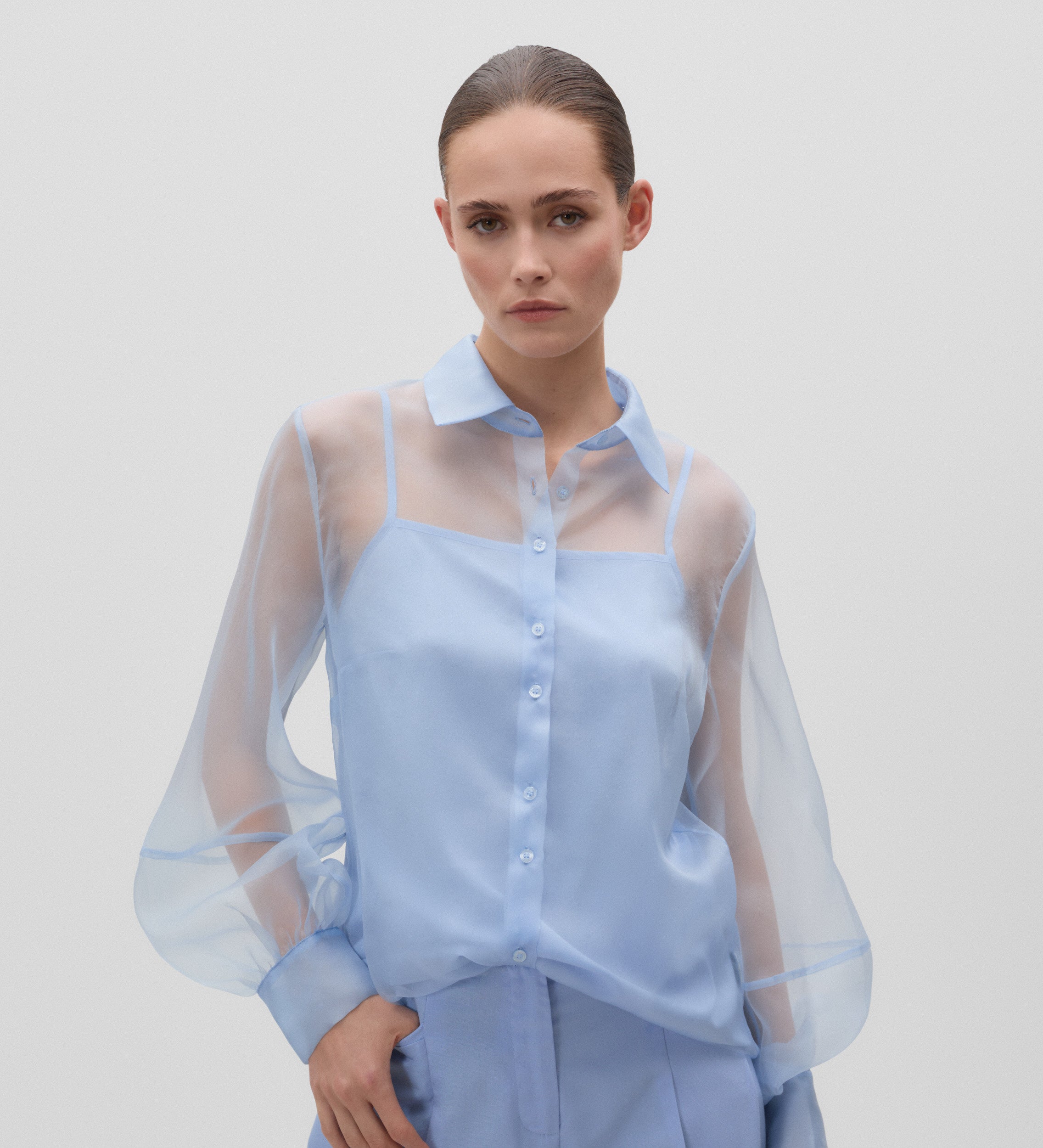Blusa organza manga larga