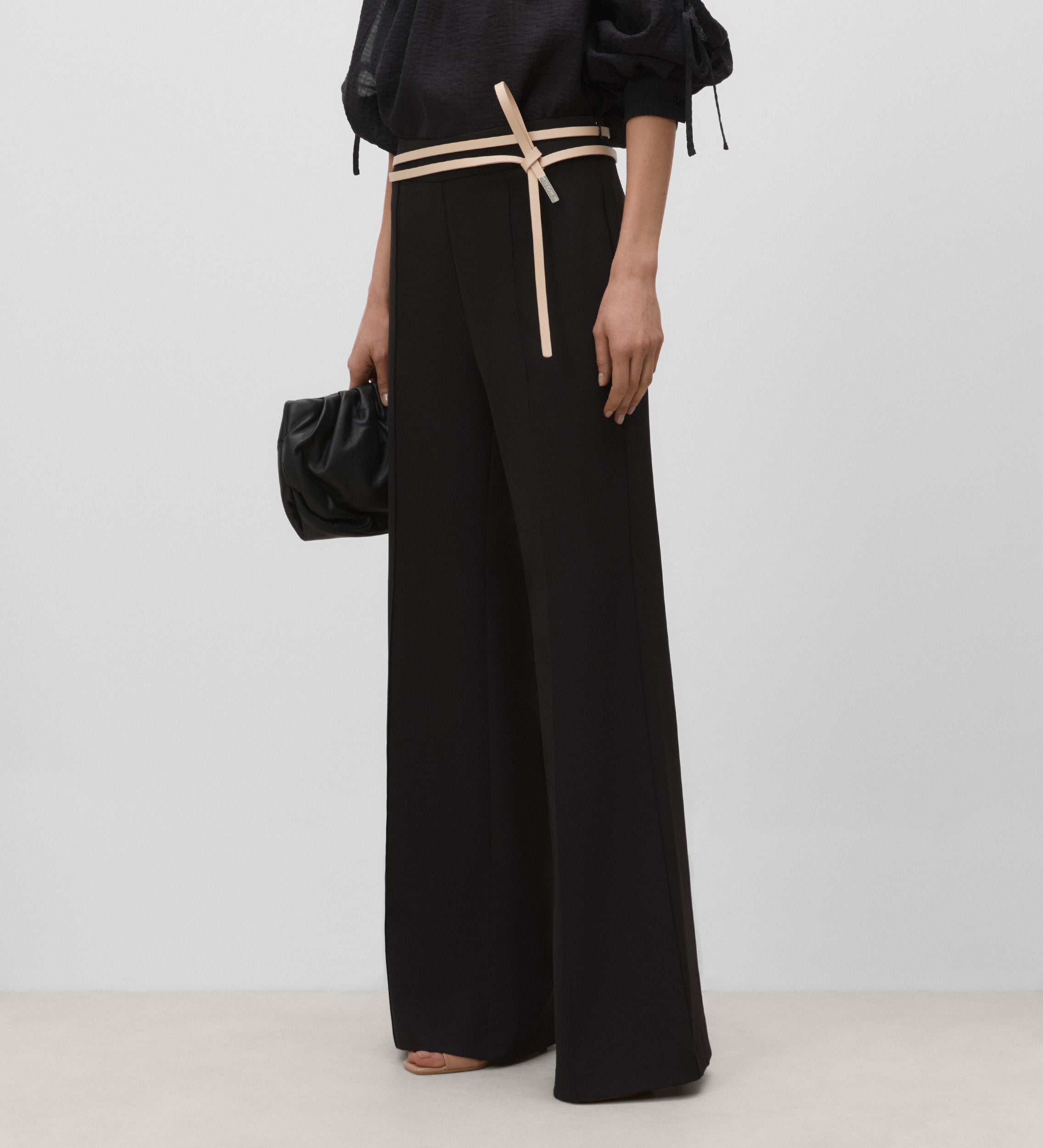 Pantalón acampanado