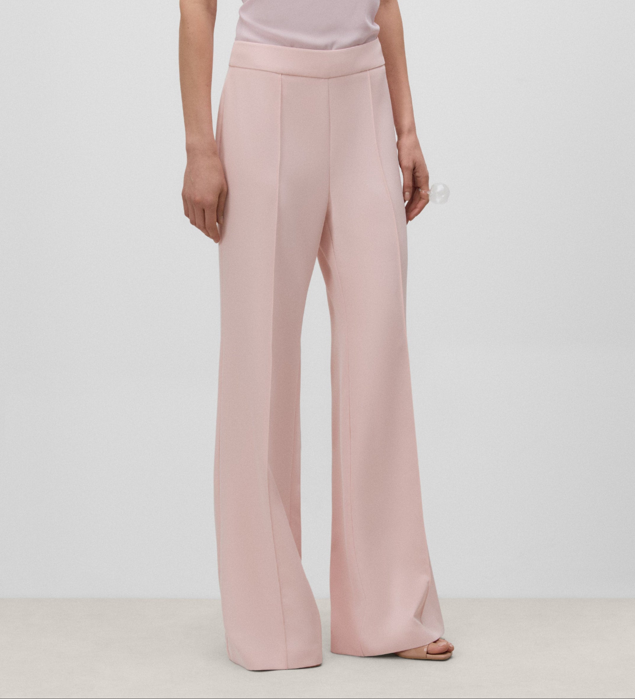 Pantalón acampanado