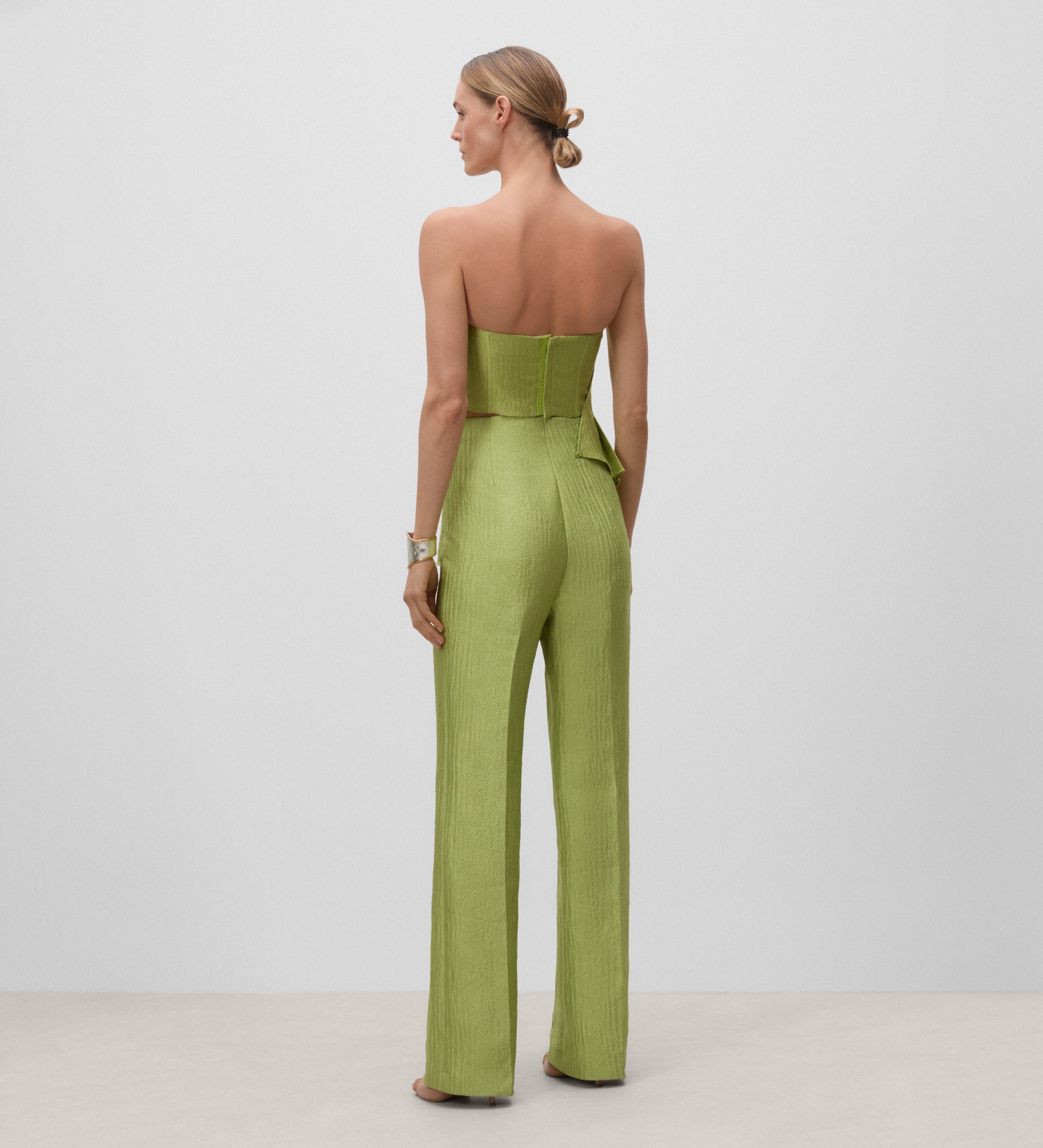 Pantalón recto cintura alta