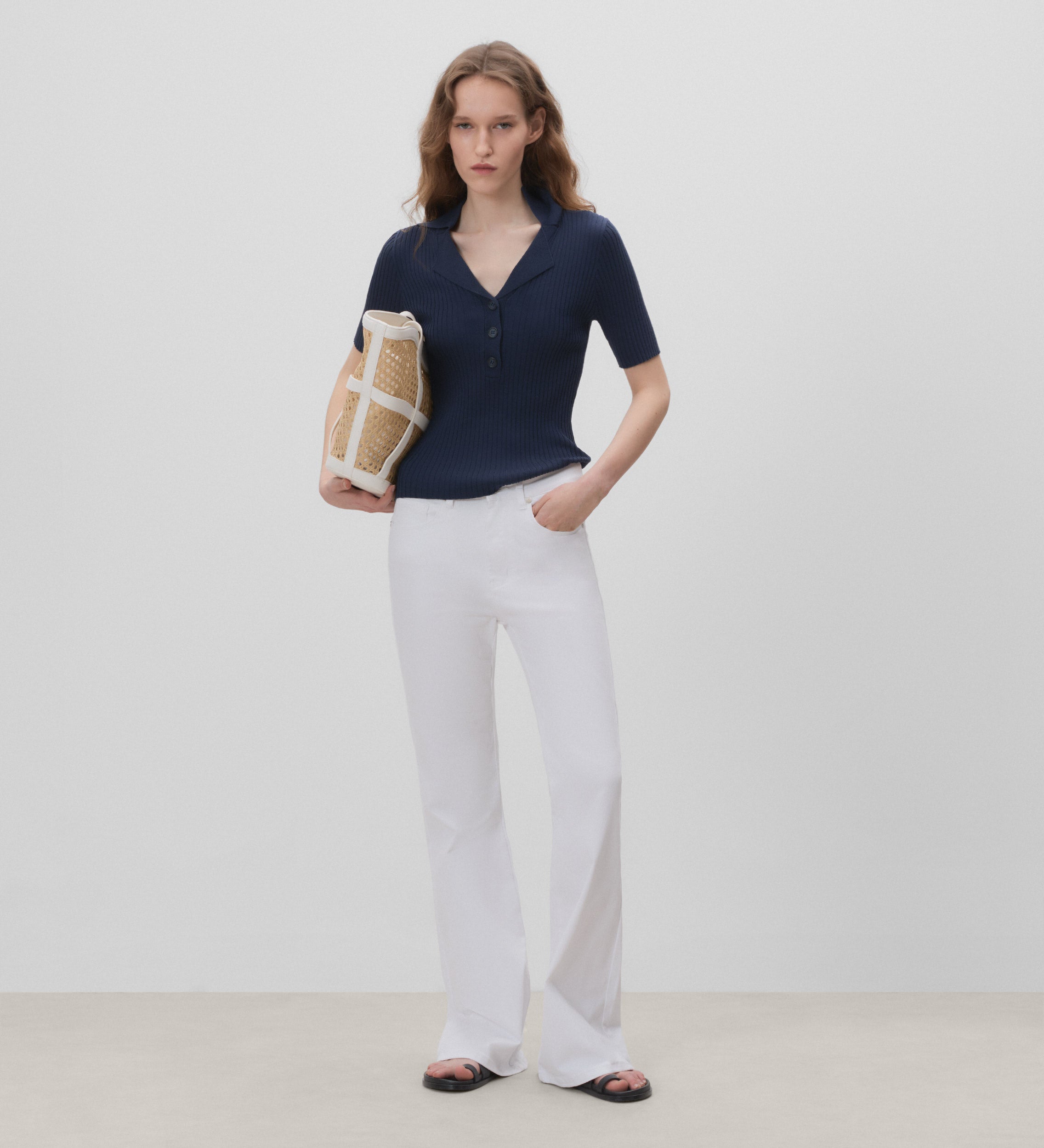 Pantalón vaquero acampanado