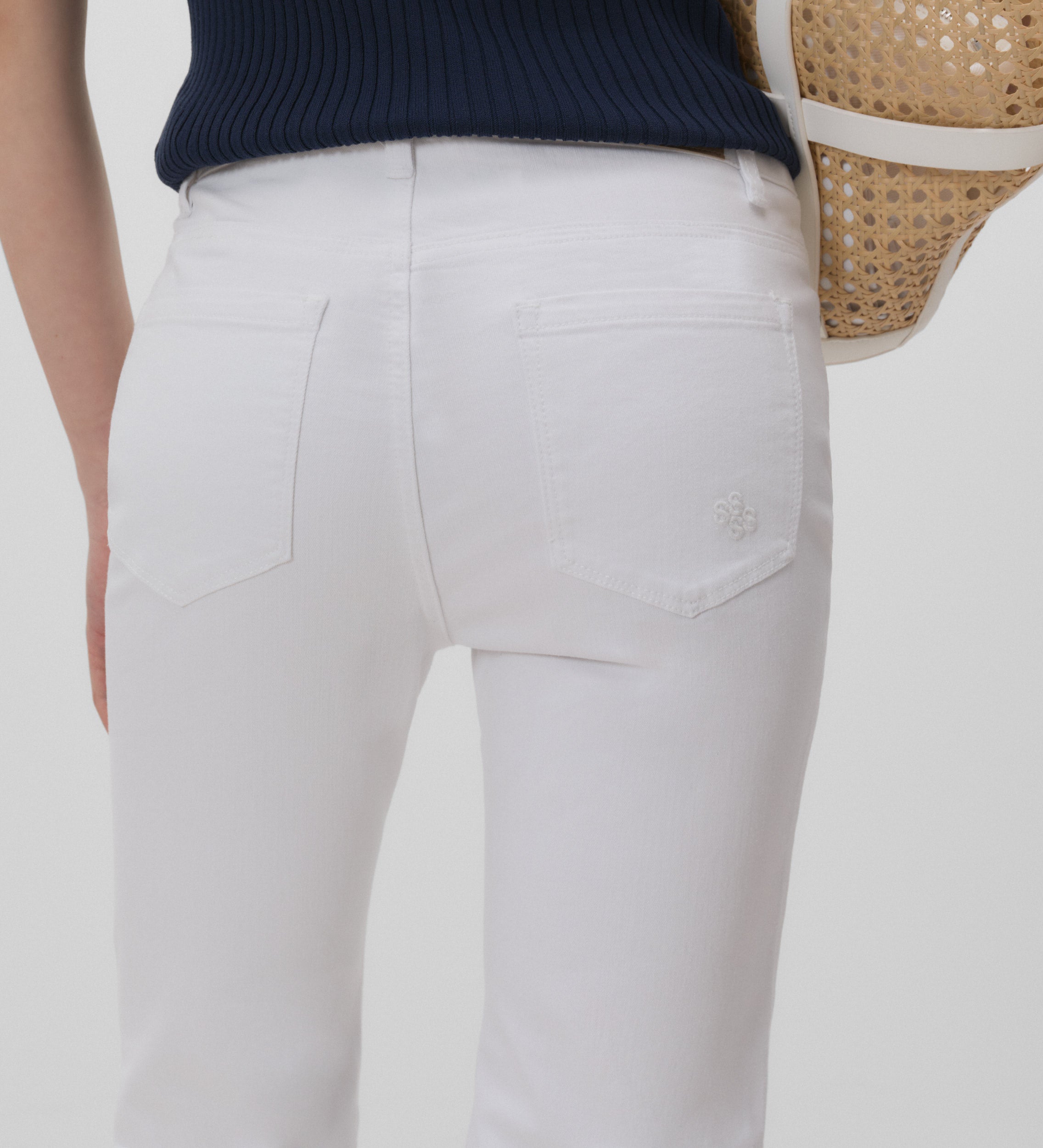 Pantalón vaquero acampanado