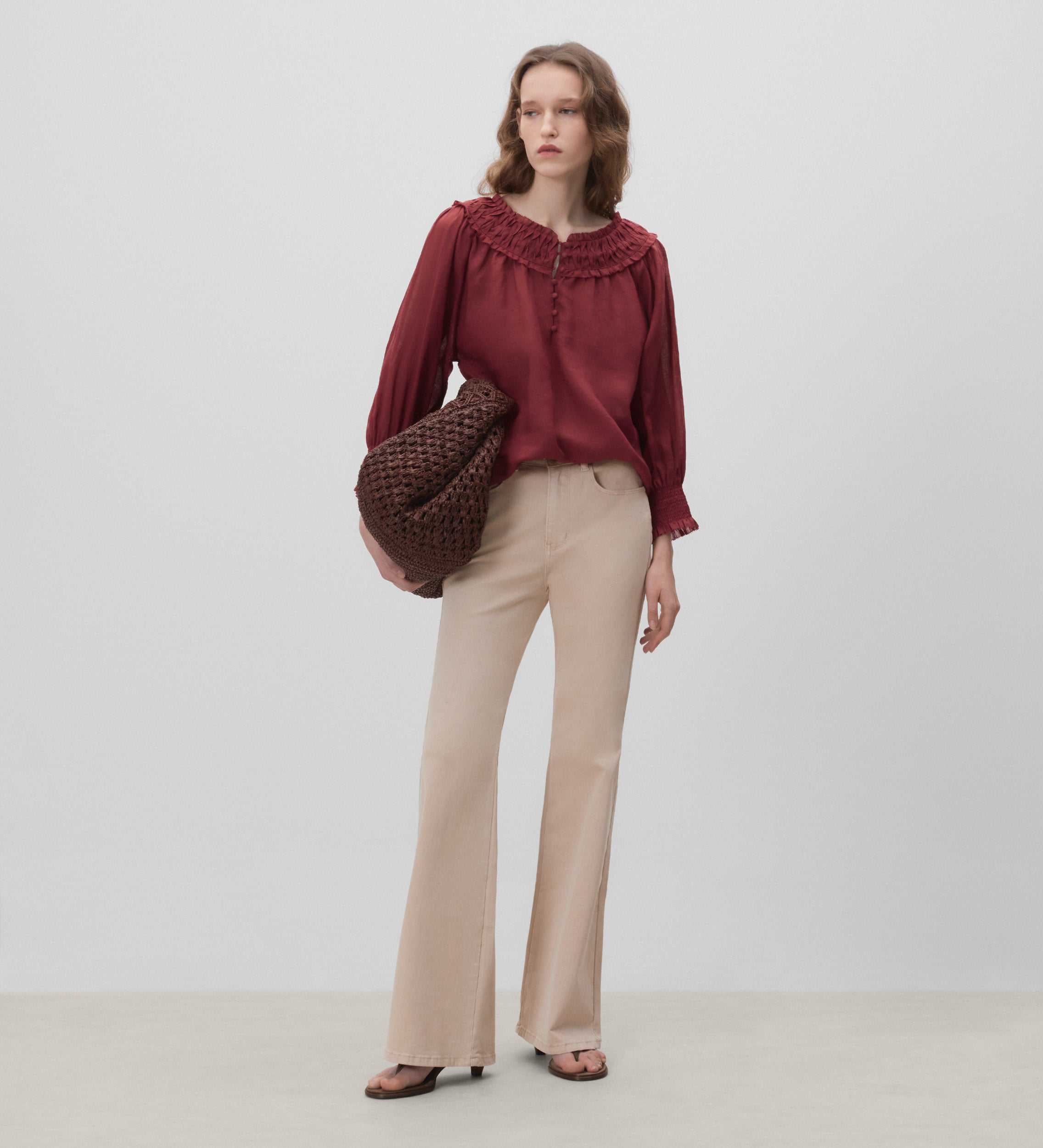 Pantalón vaquero acampanado