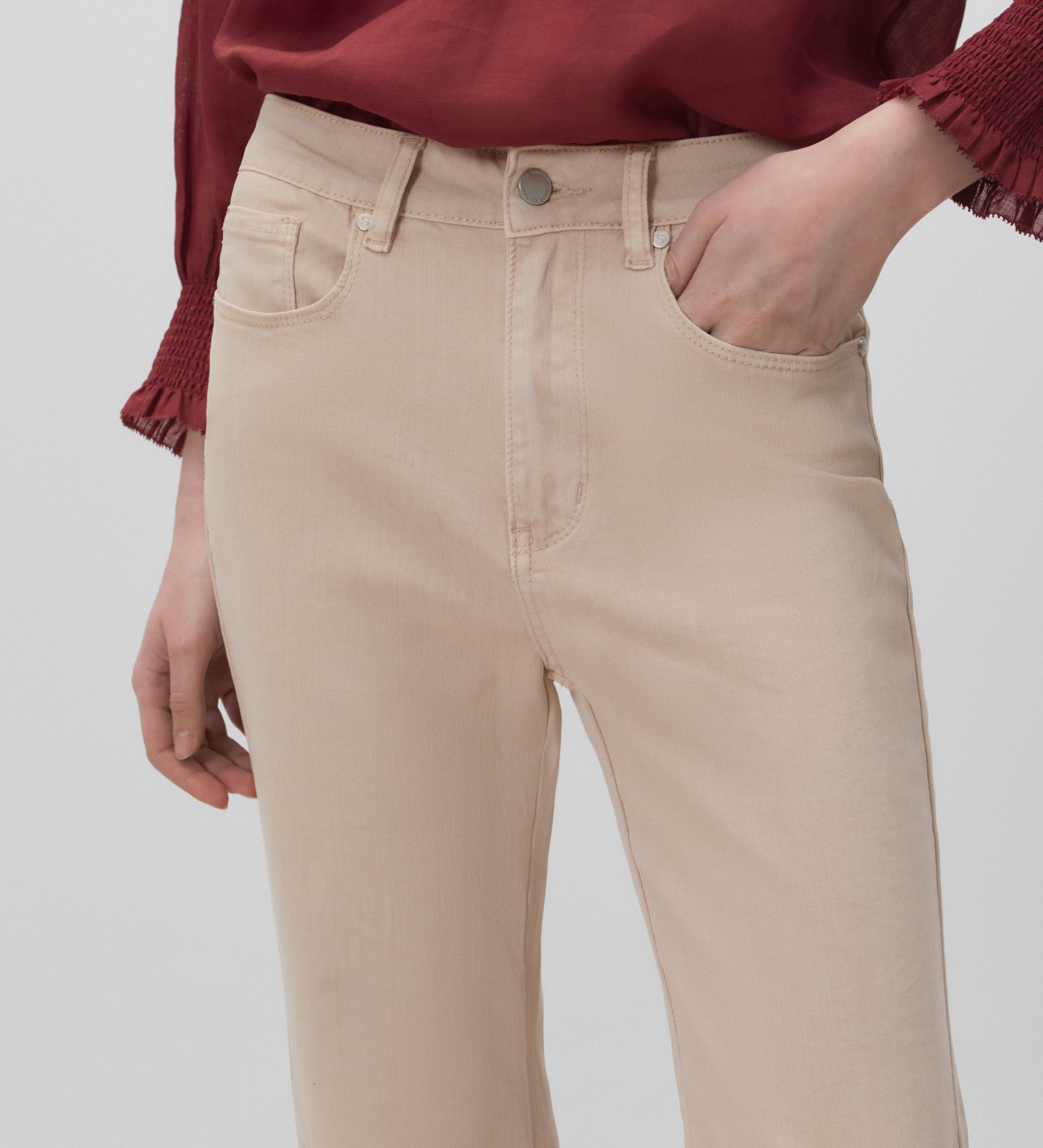 Pantalón vaquero acampanado