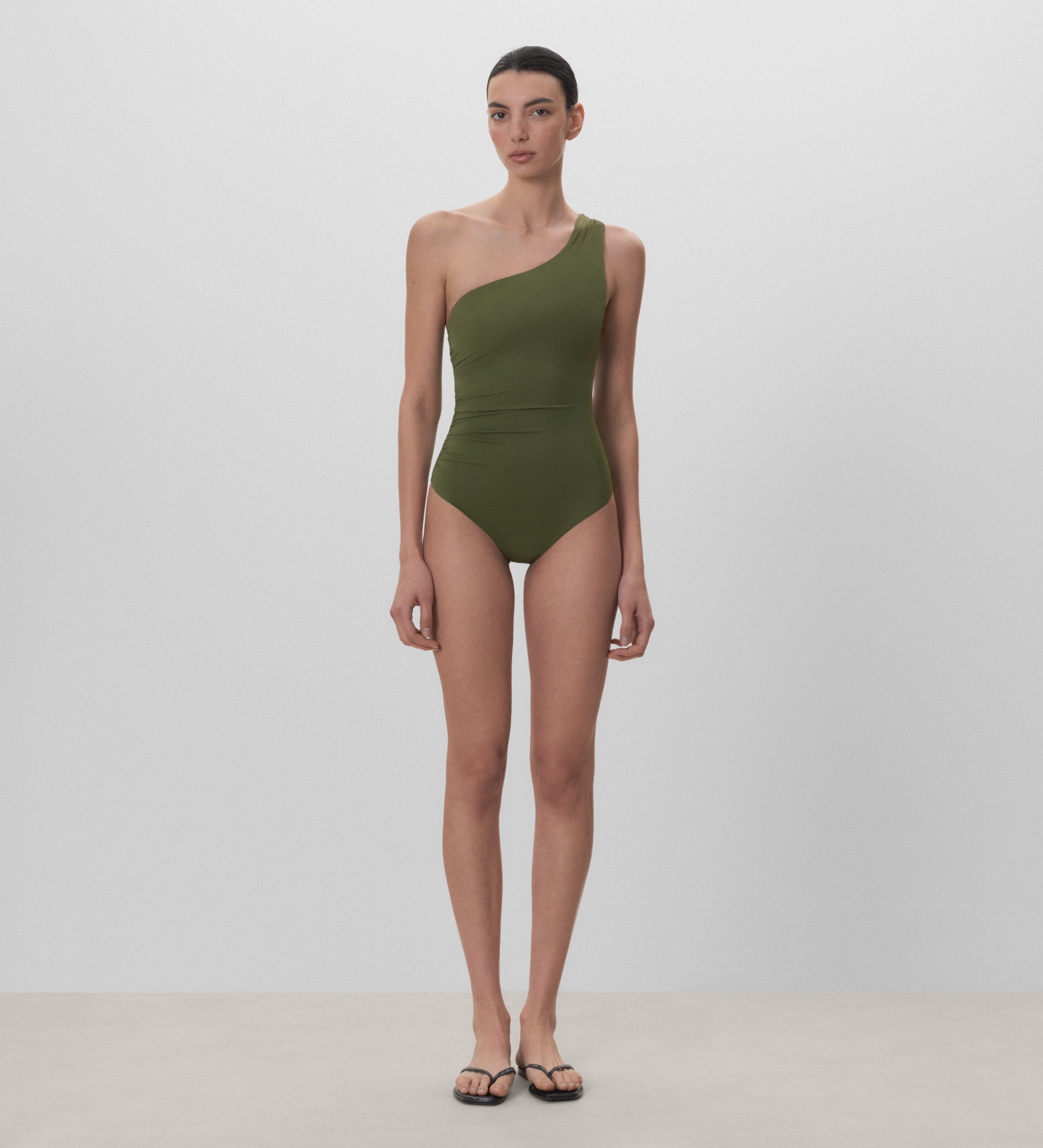 Asymmetrical neckline swimsuit