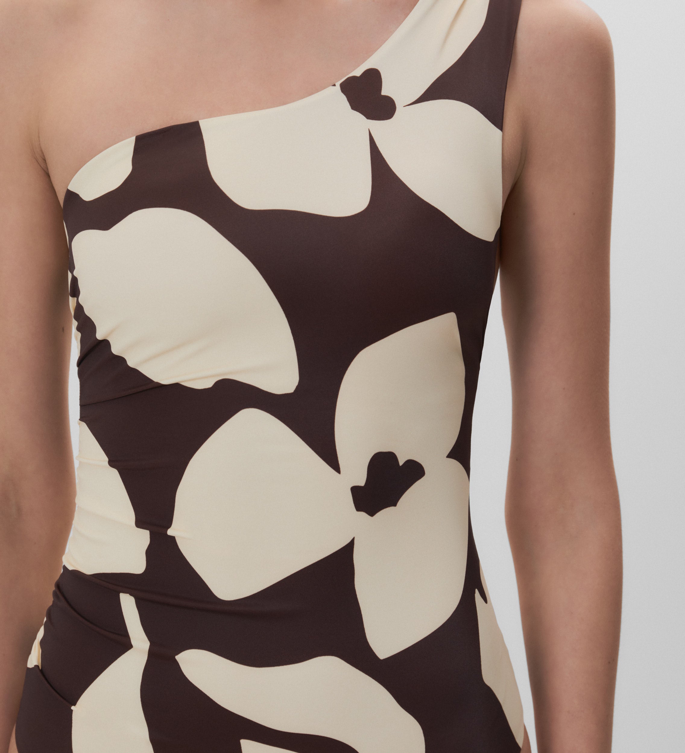 Asymmetrical neckline swimsuit