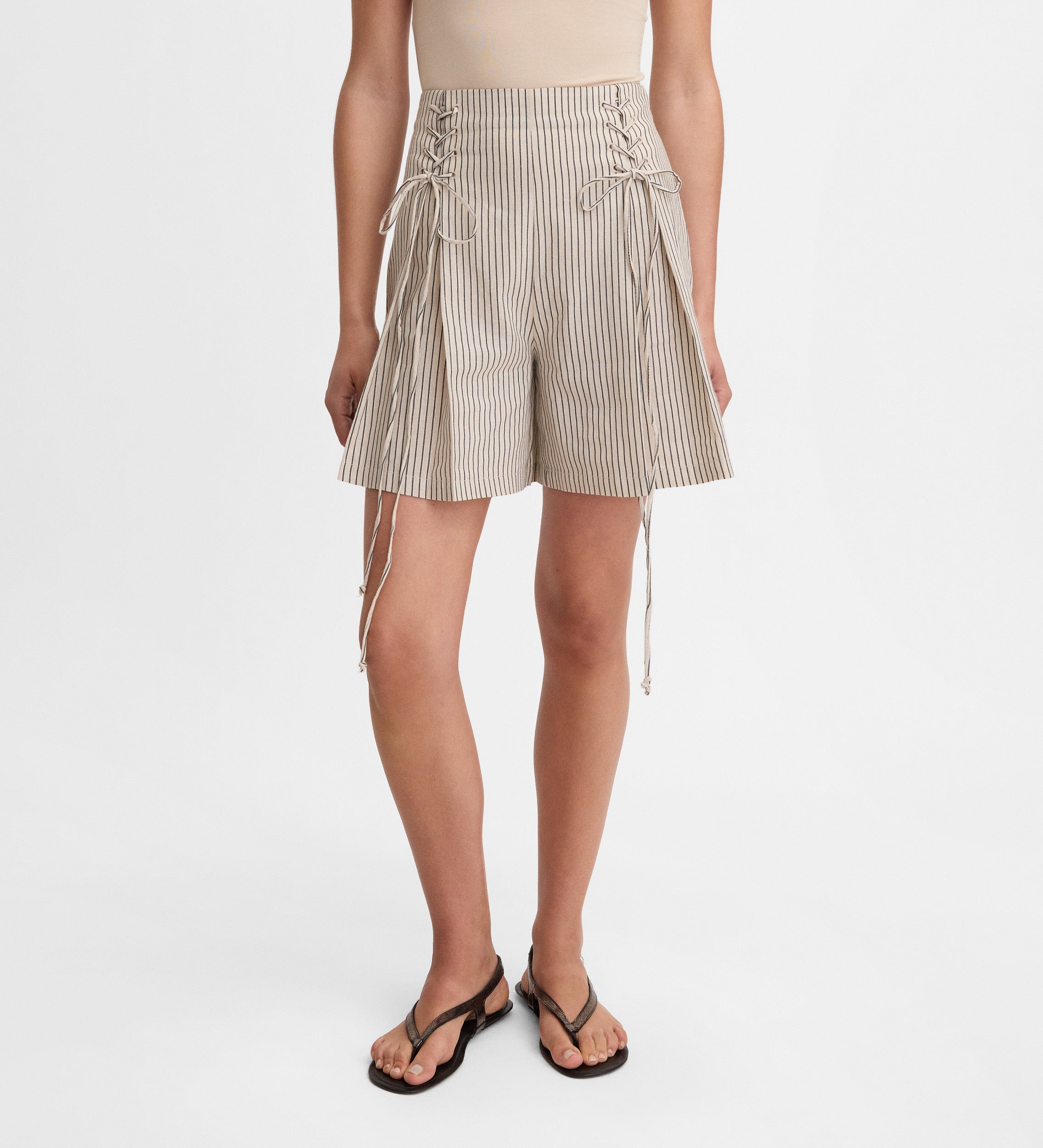 Printed eyelets shorts