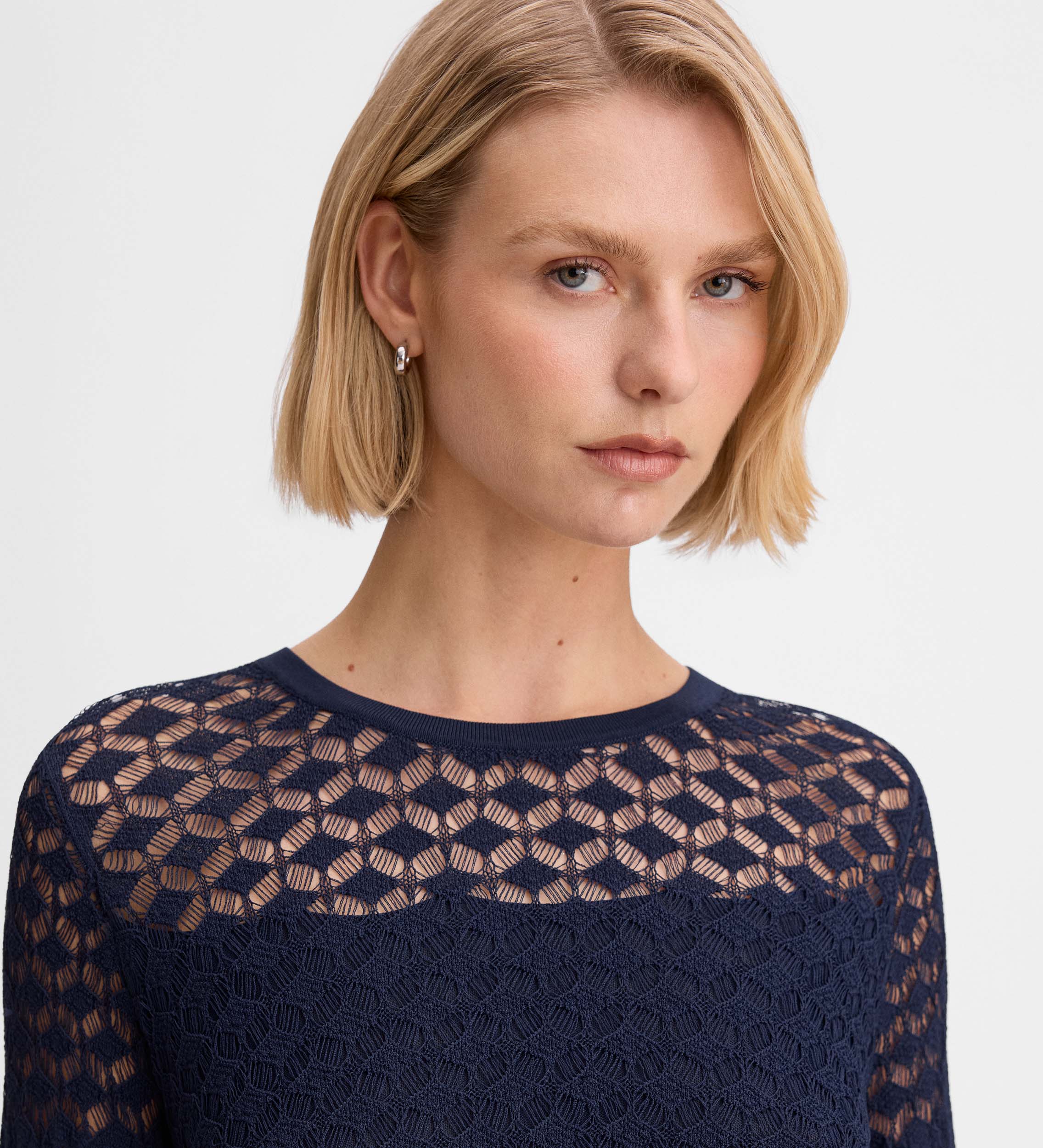 Pull ajouré motif géométrique