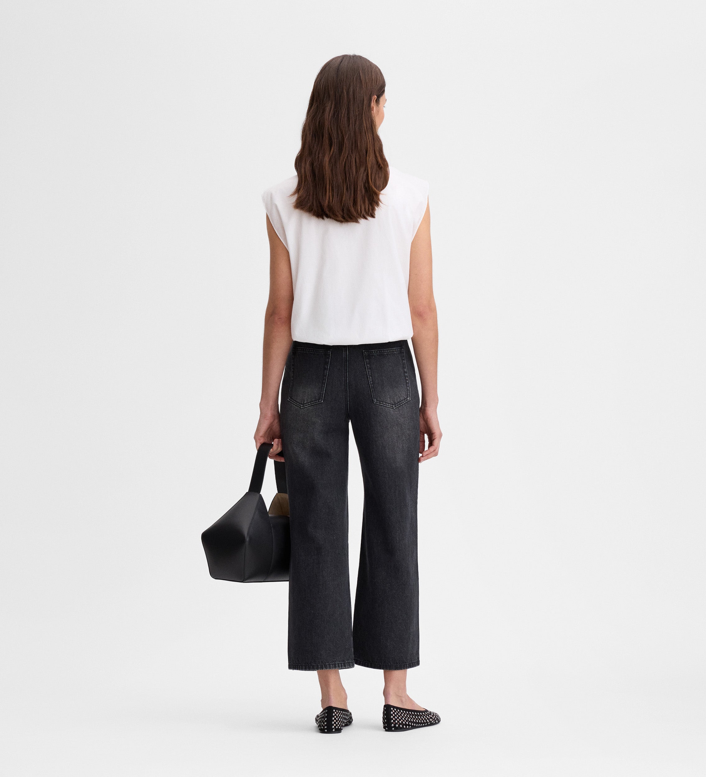 Cropped jeans with zippers