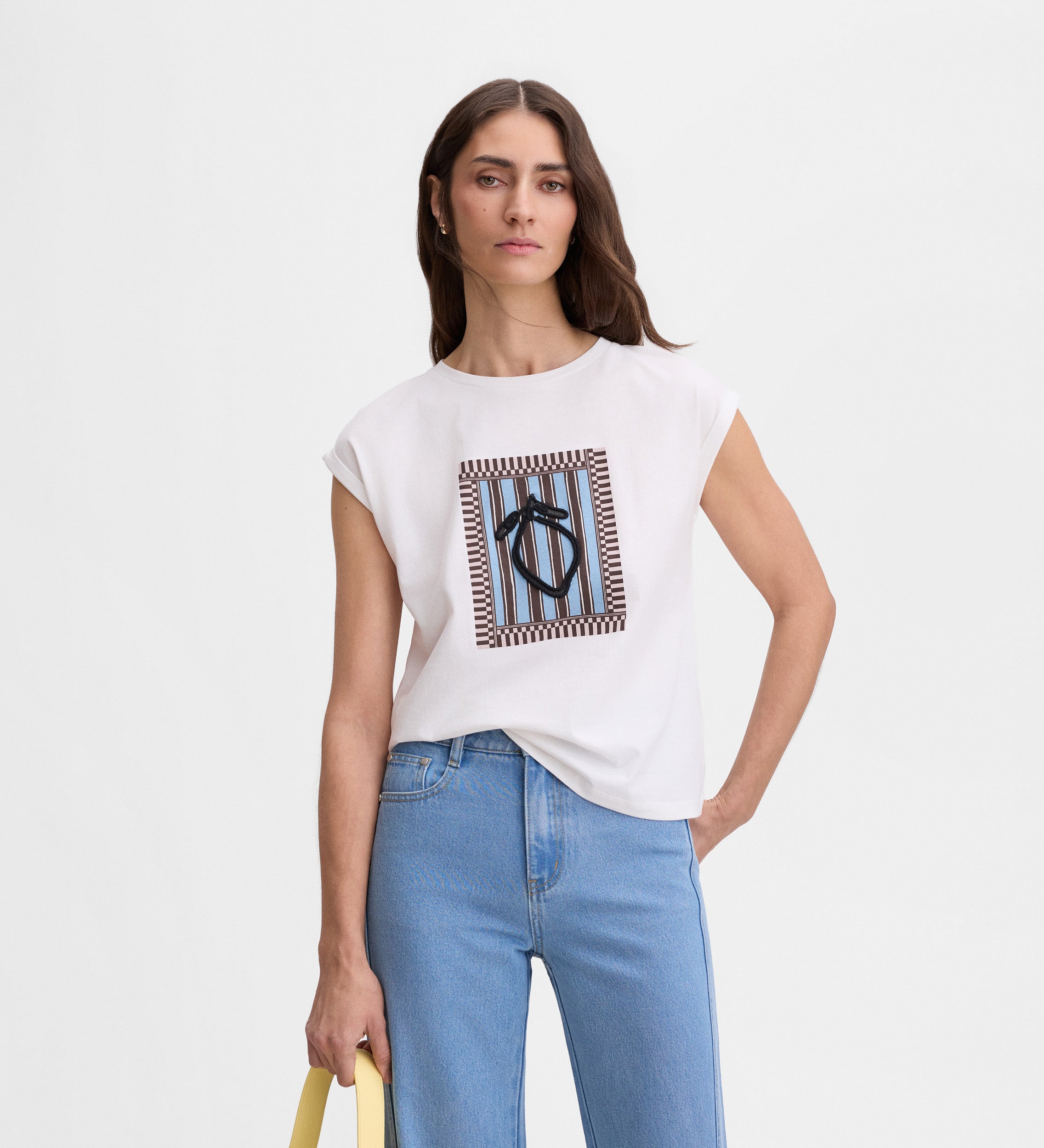 Camiseta con bordado