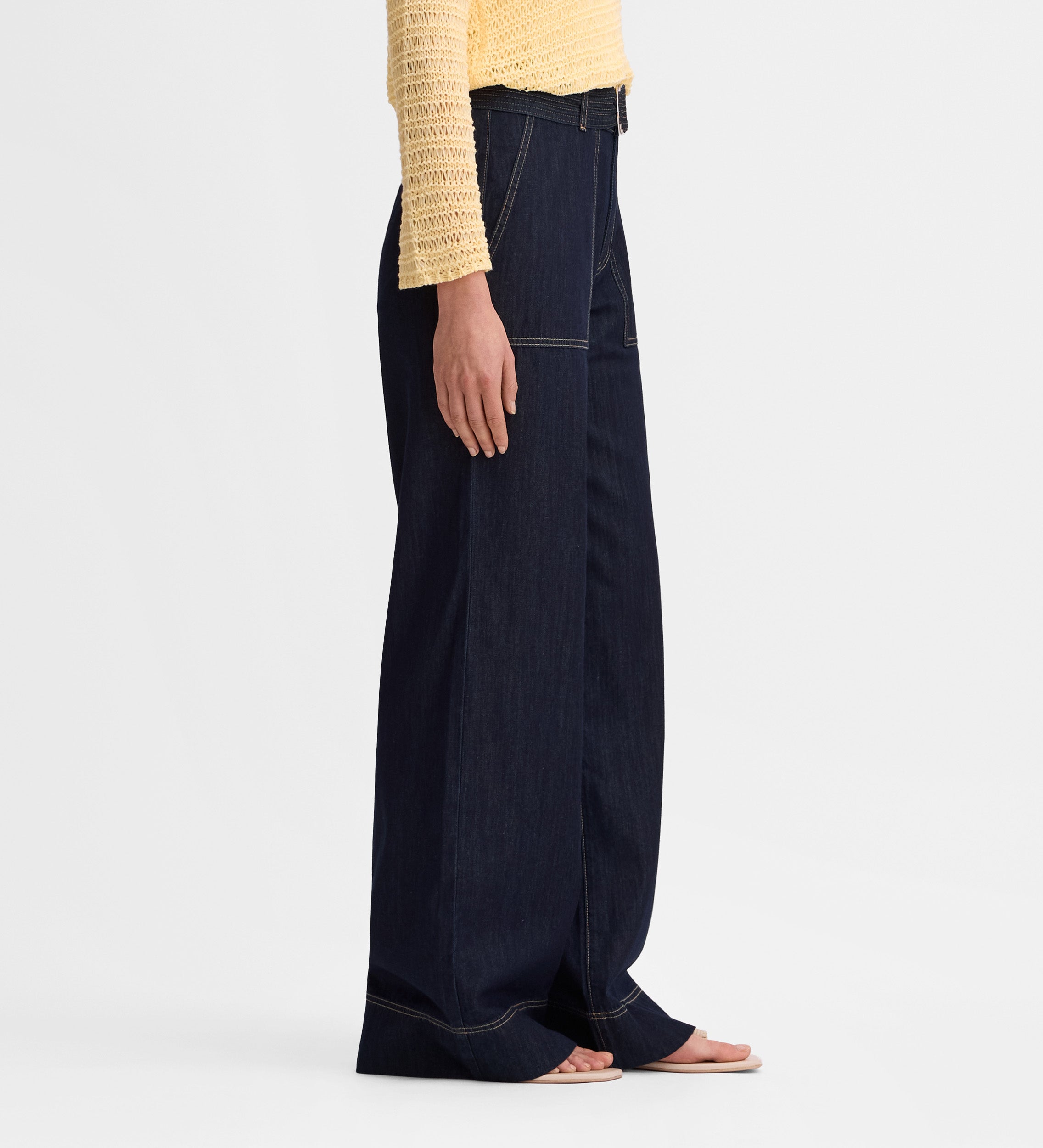 Pantalón denim pespuntes