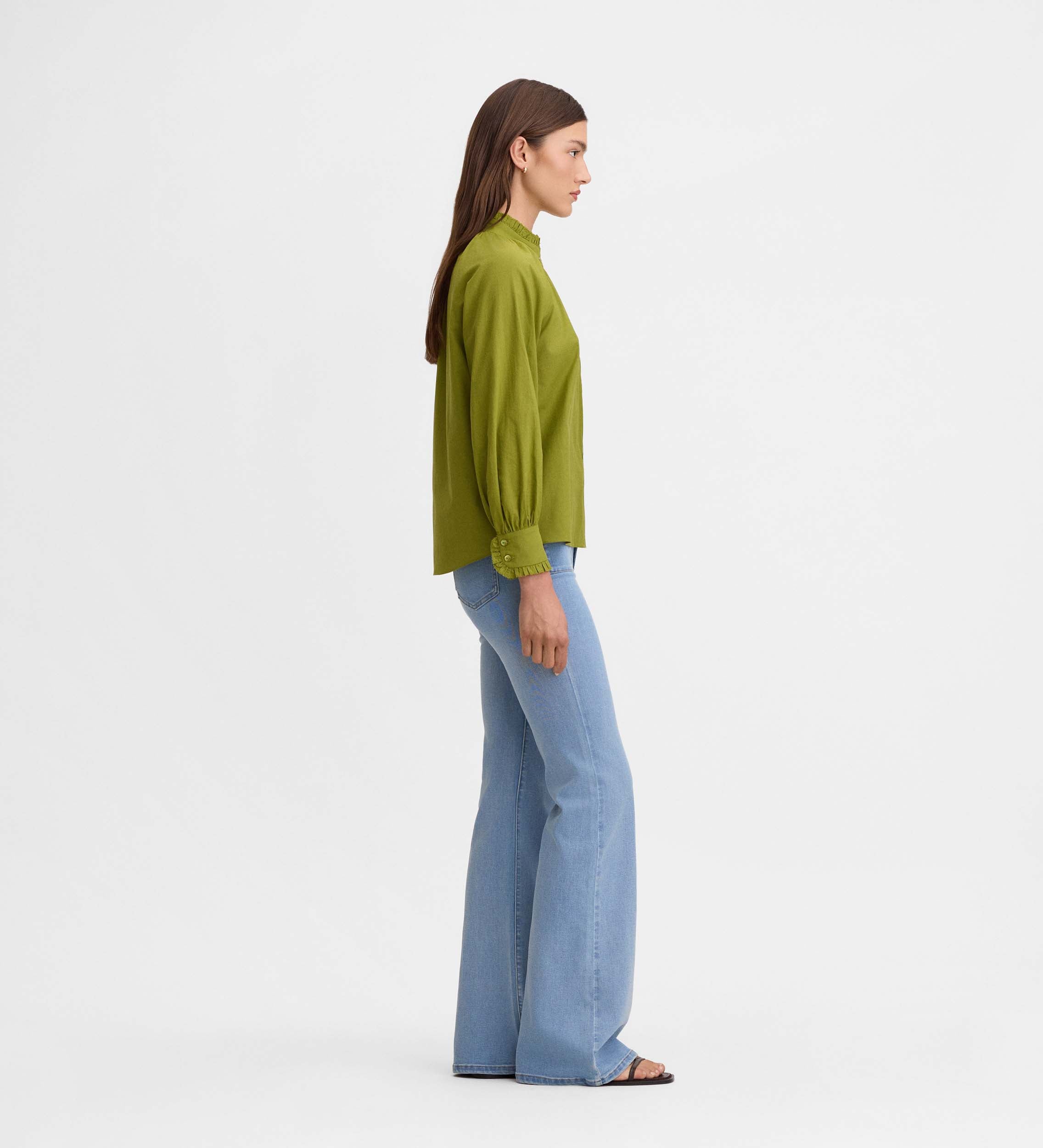 Pantalón bolsillos parche