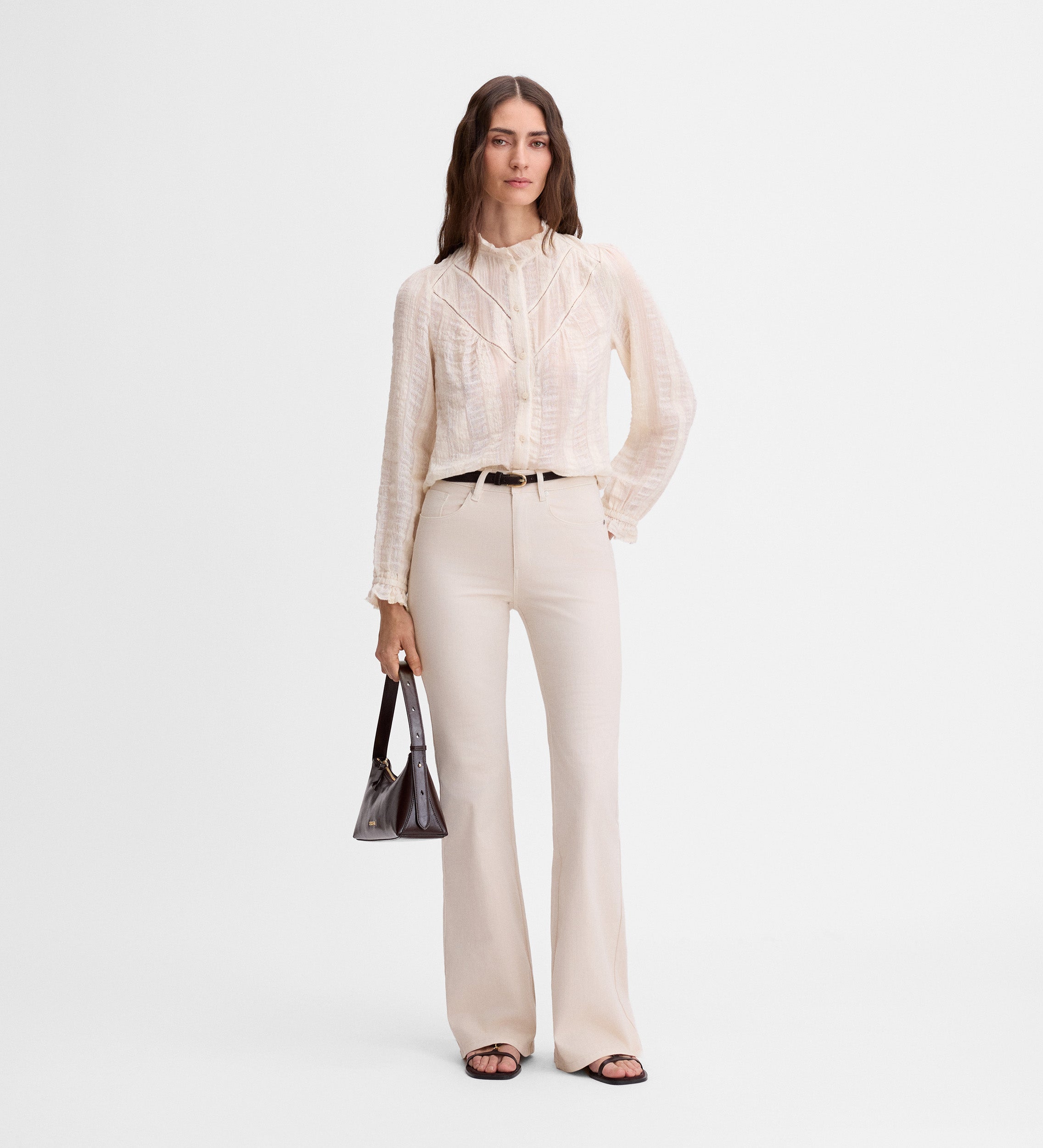 Pantalón vaquero acampanado