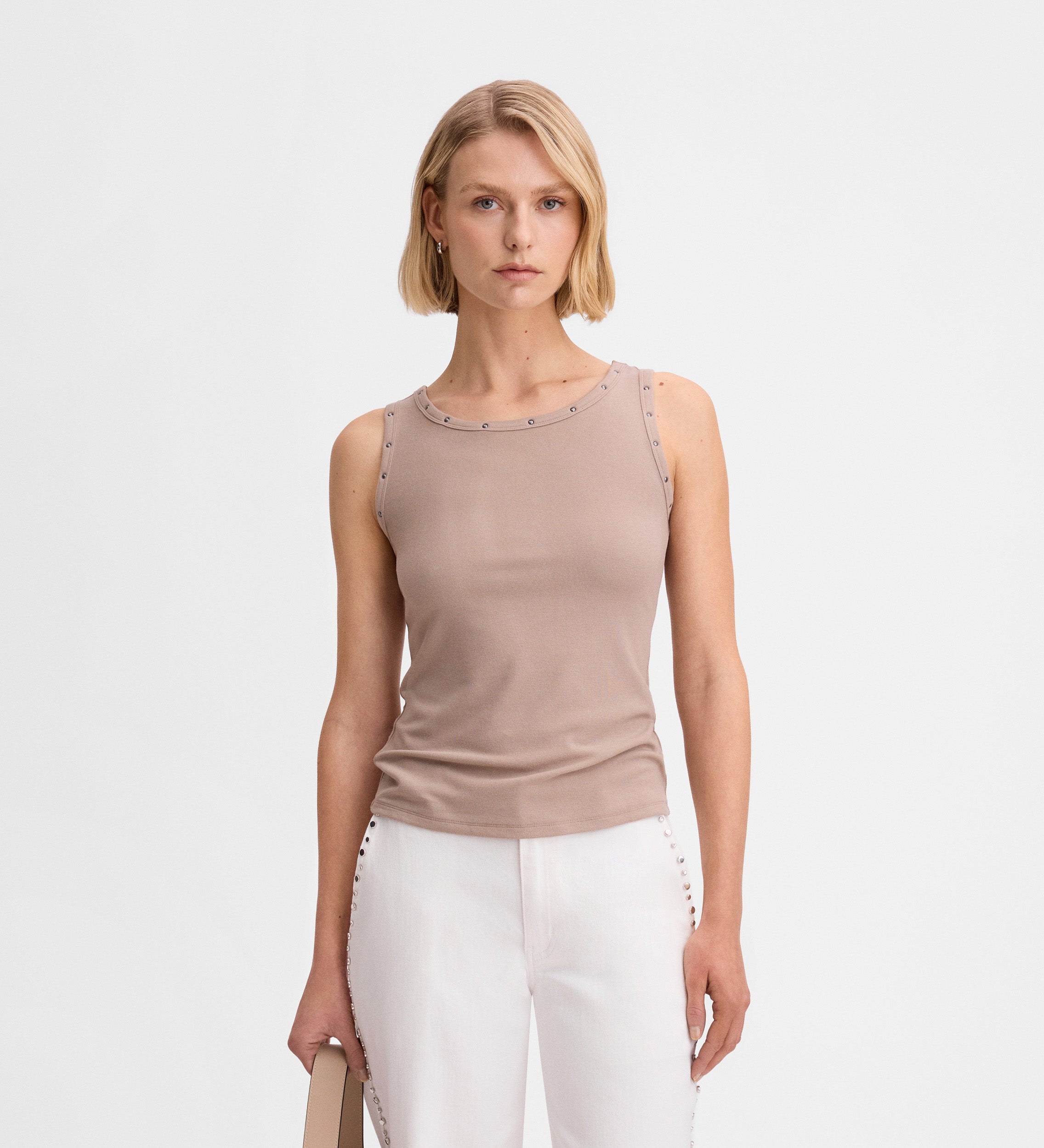 Camiseta sisada remaches