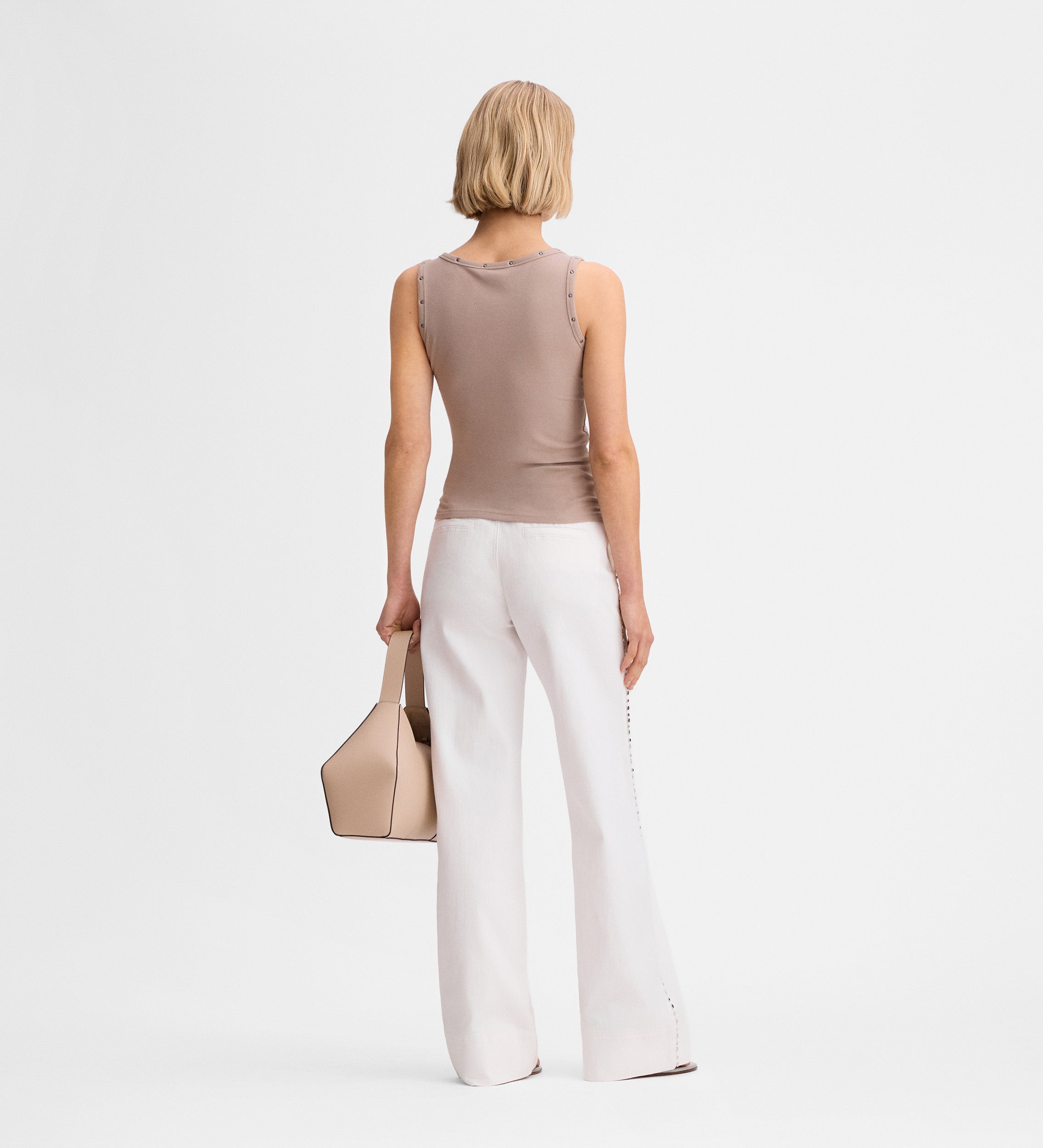 Camiseta sisada remaches