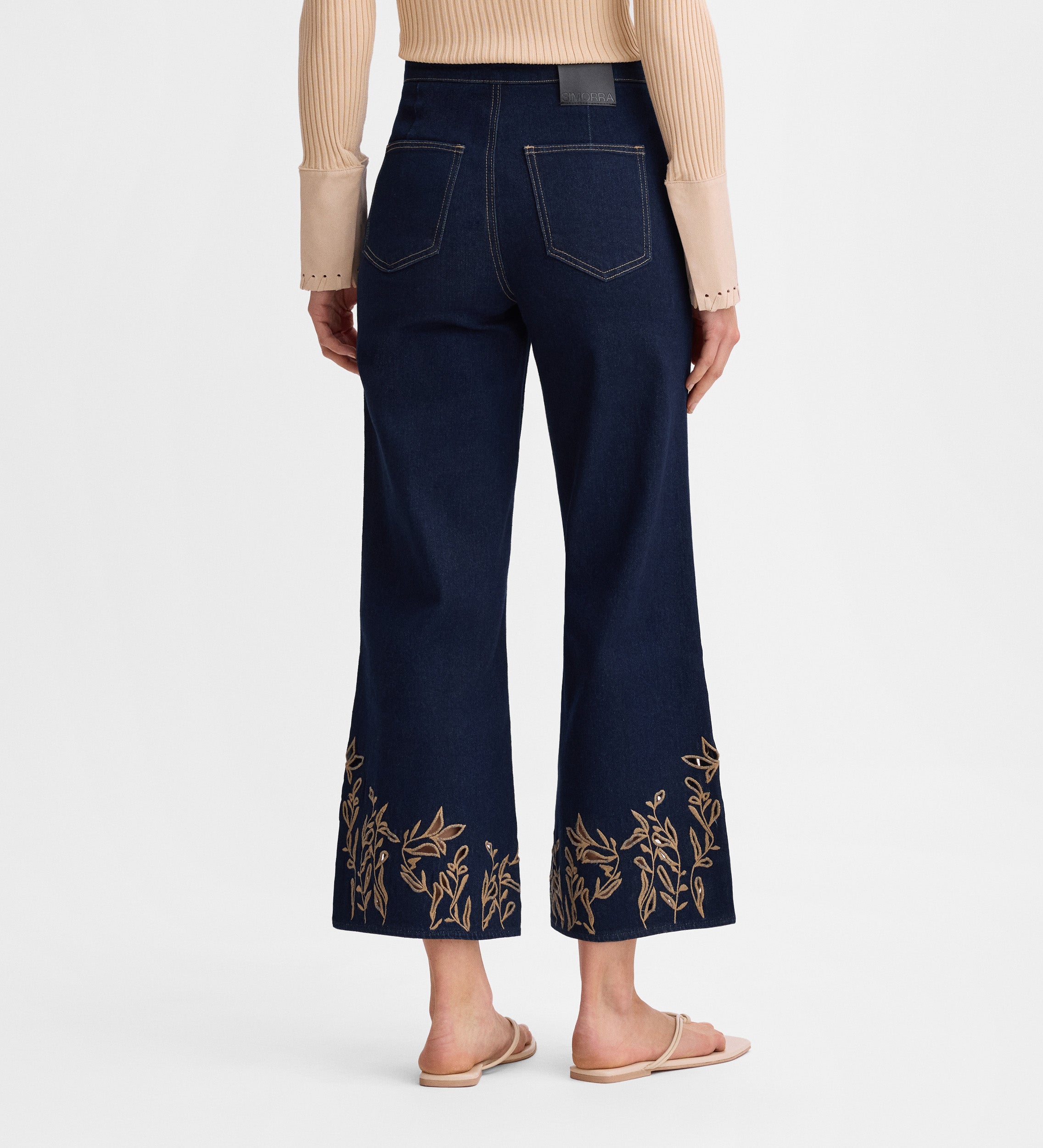 Pantalón vaquero crop bordado