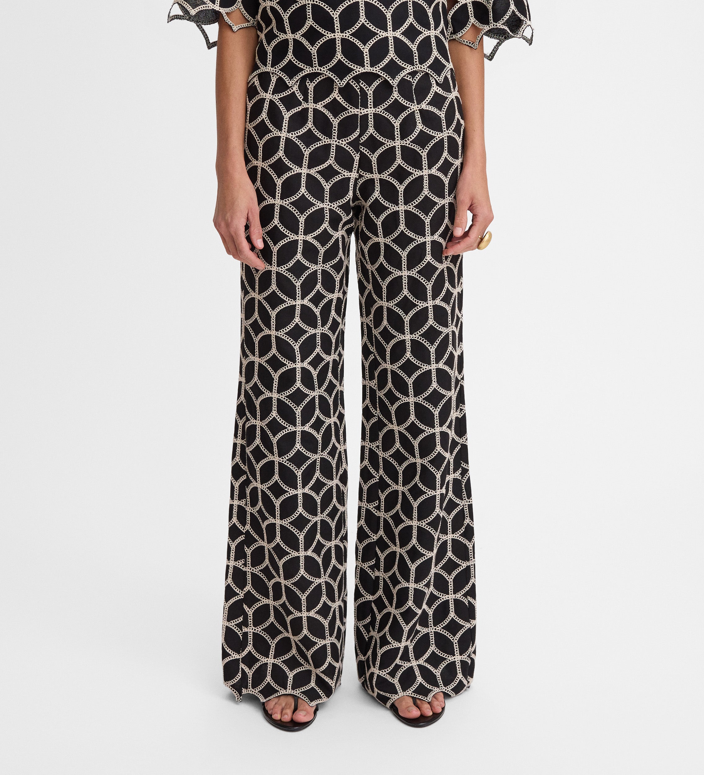 Pantalón palazzo bordado