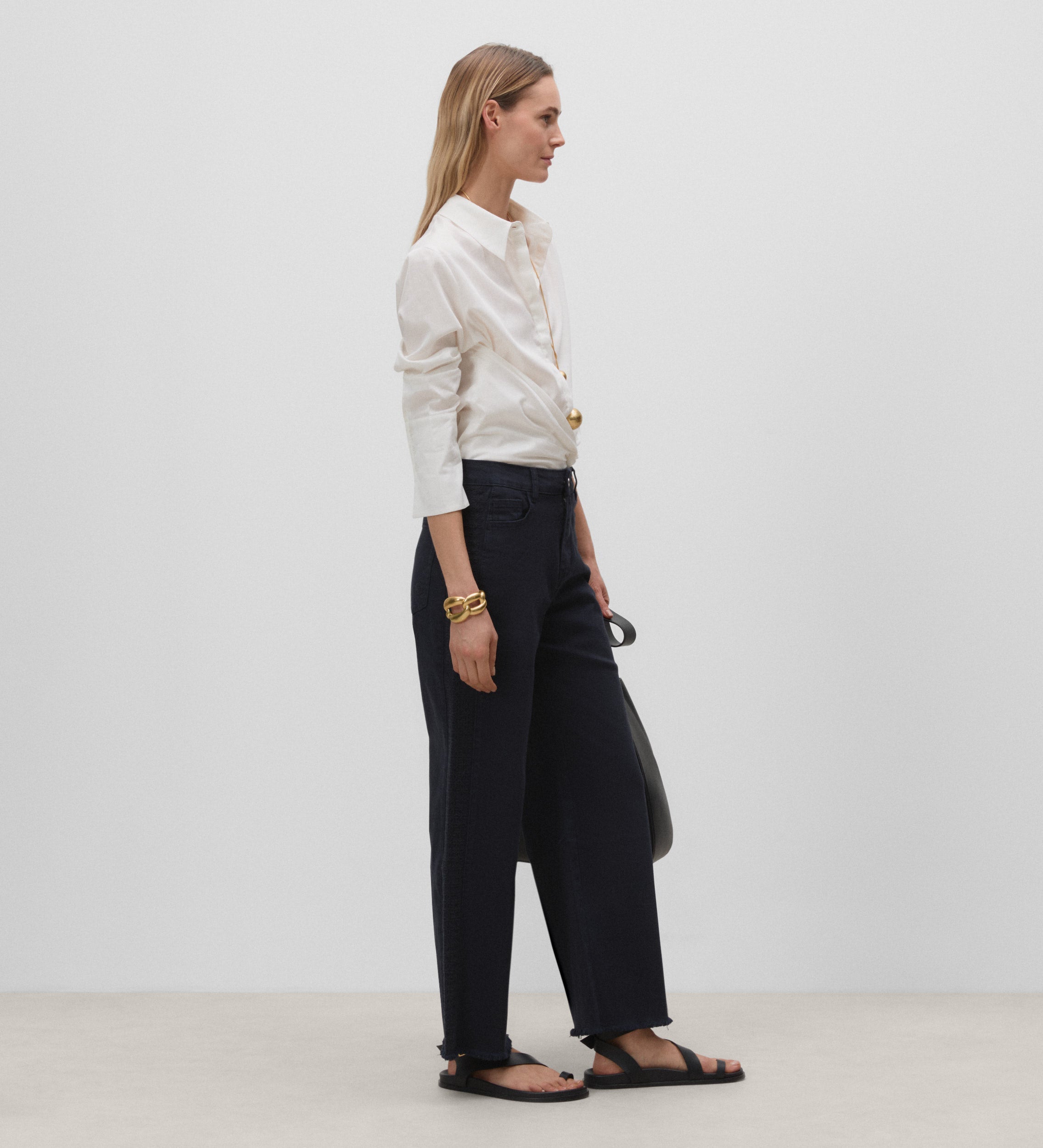Pantalon large avec broderie sur le côté