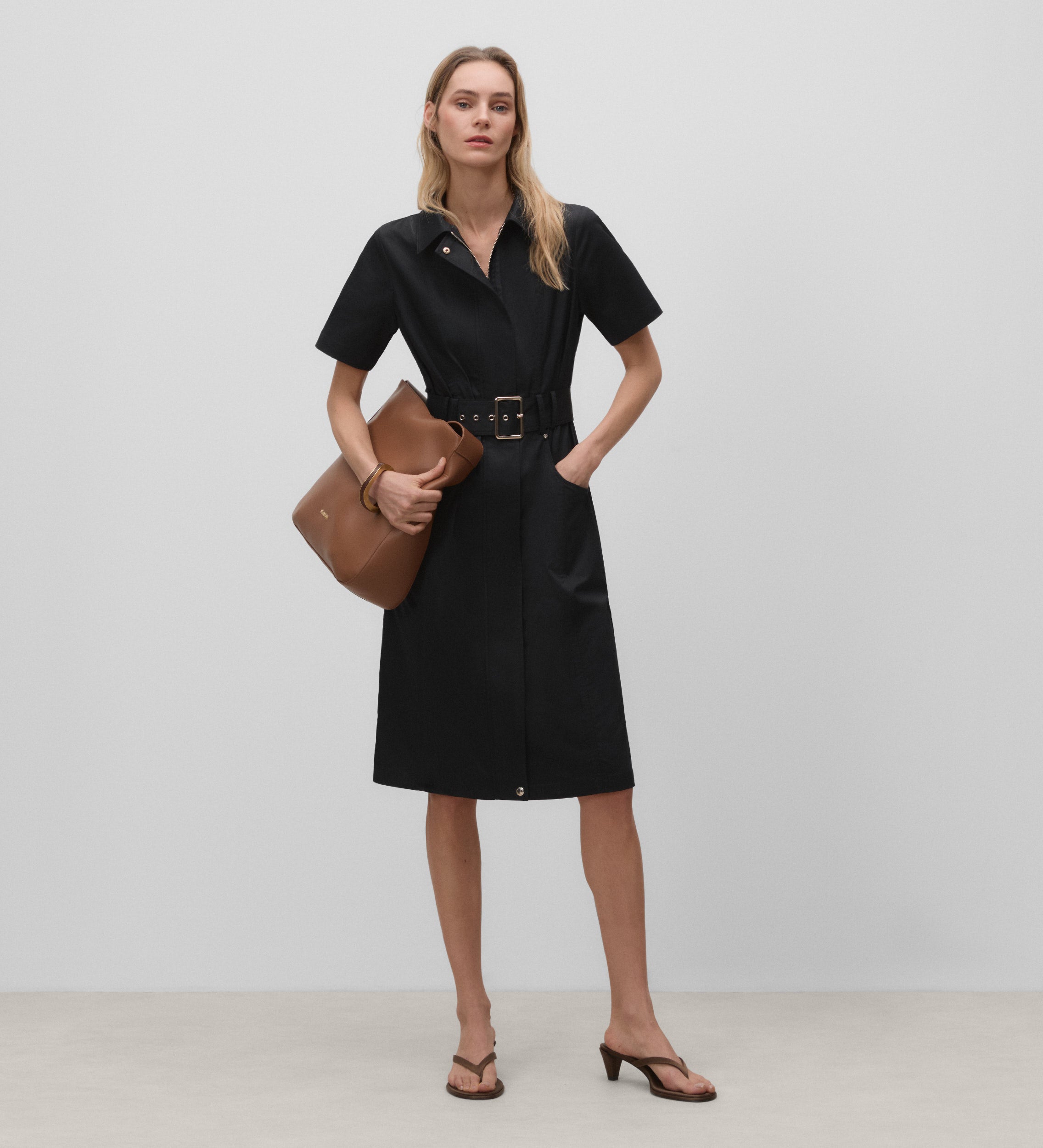 Vestido camisero entallado