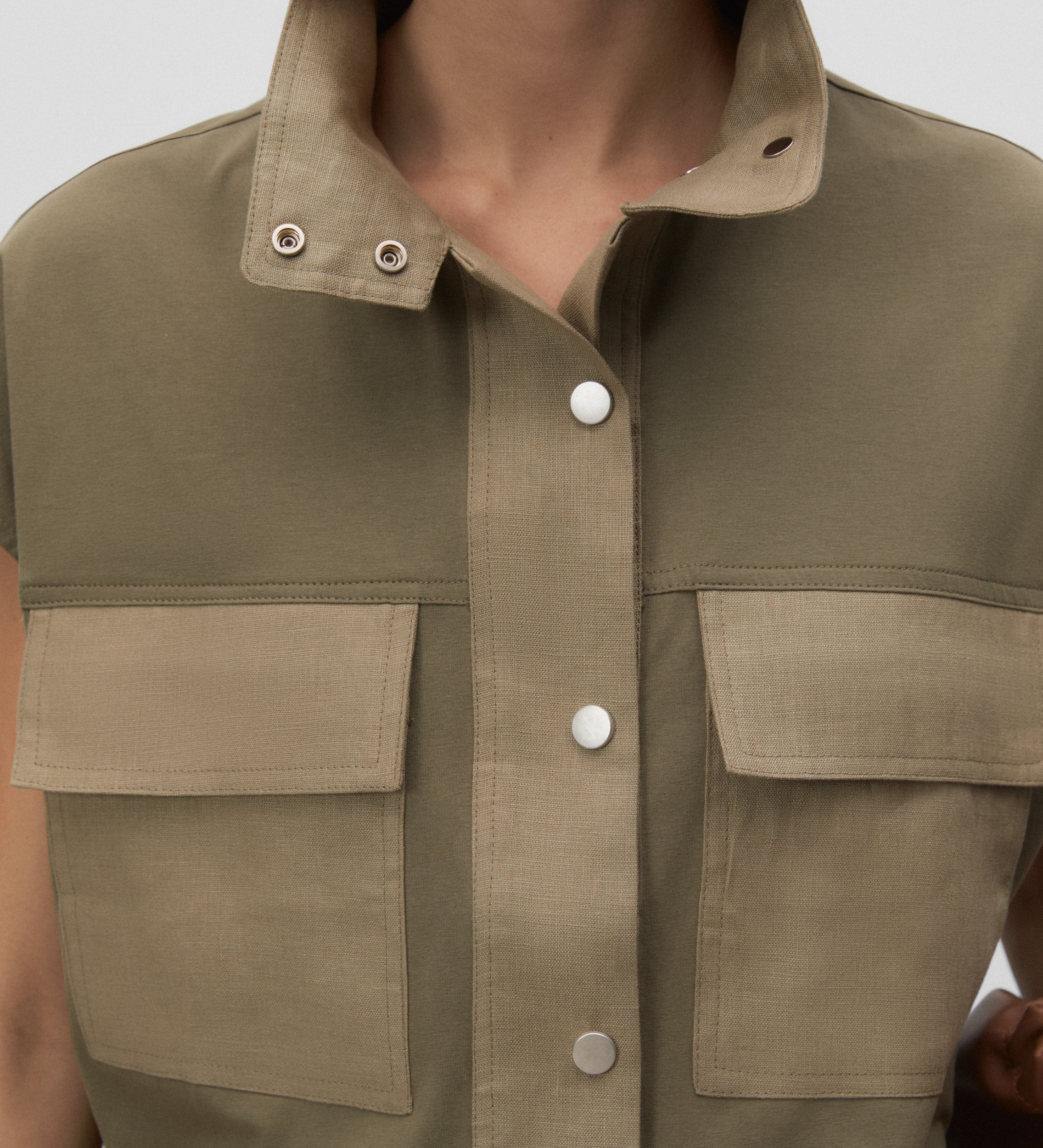 Camisa cuello alto