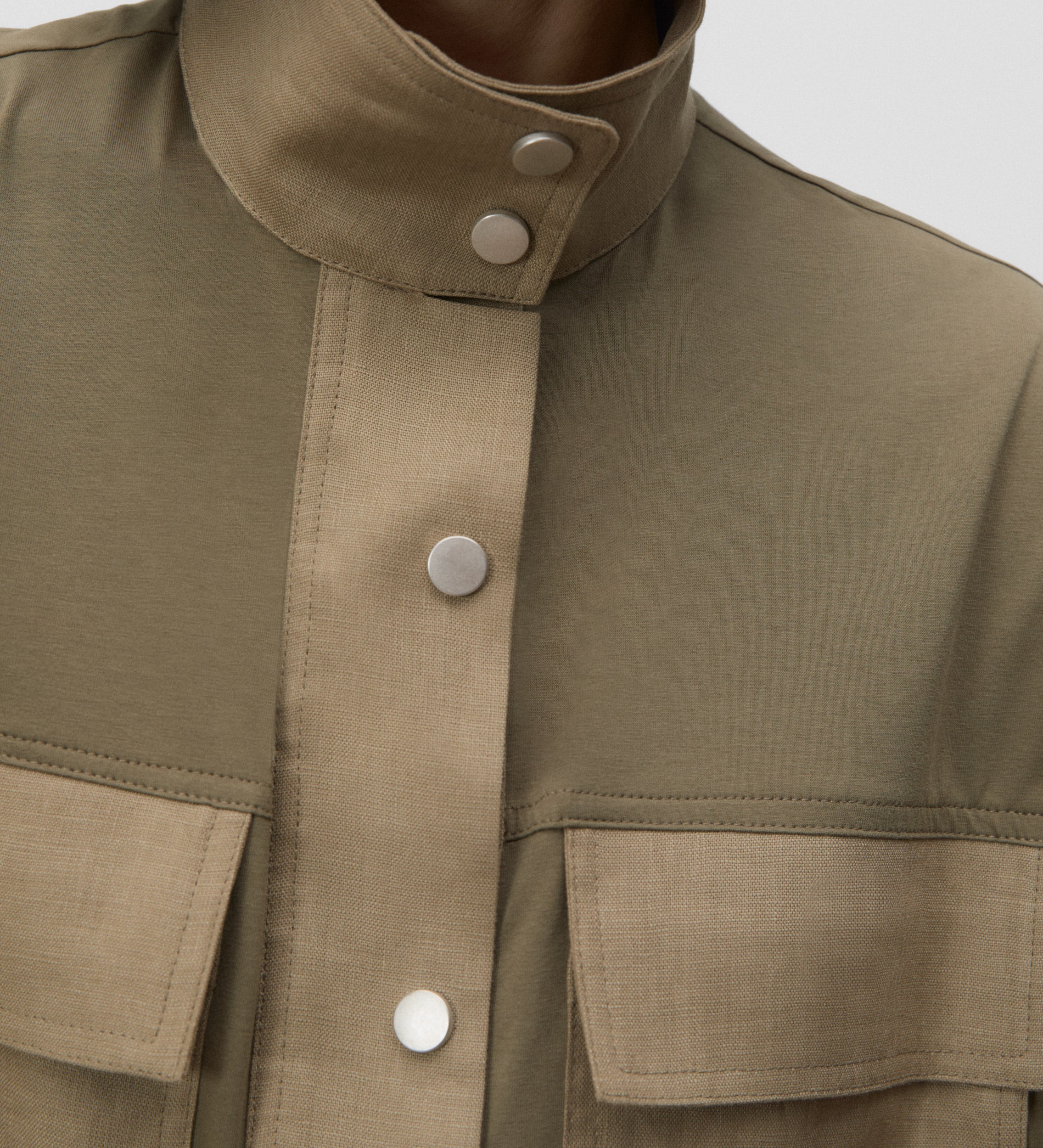 Camisa cuello alto