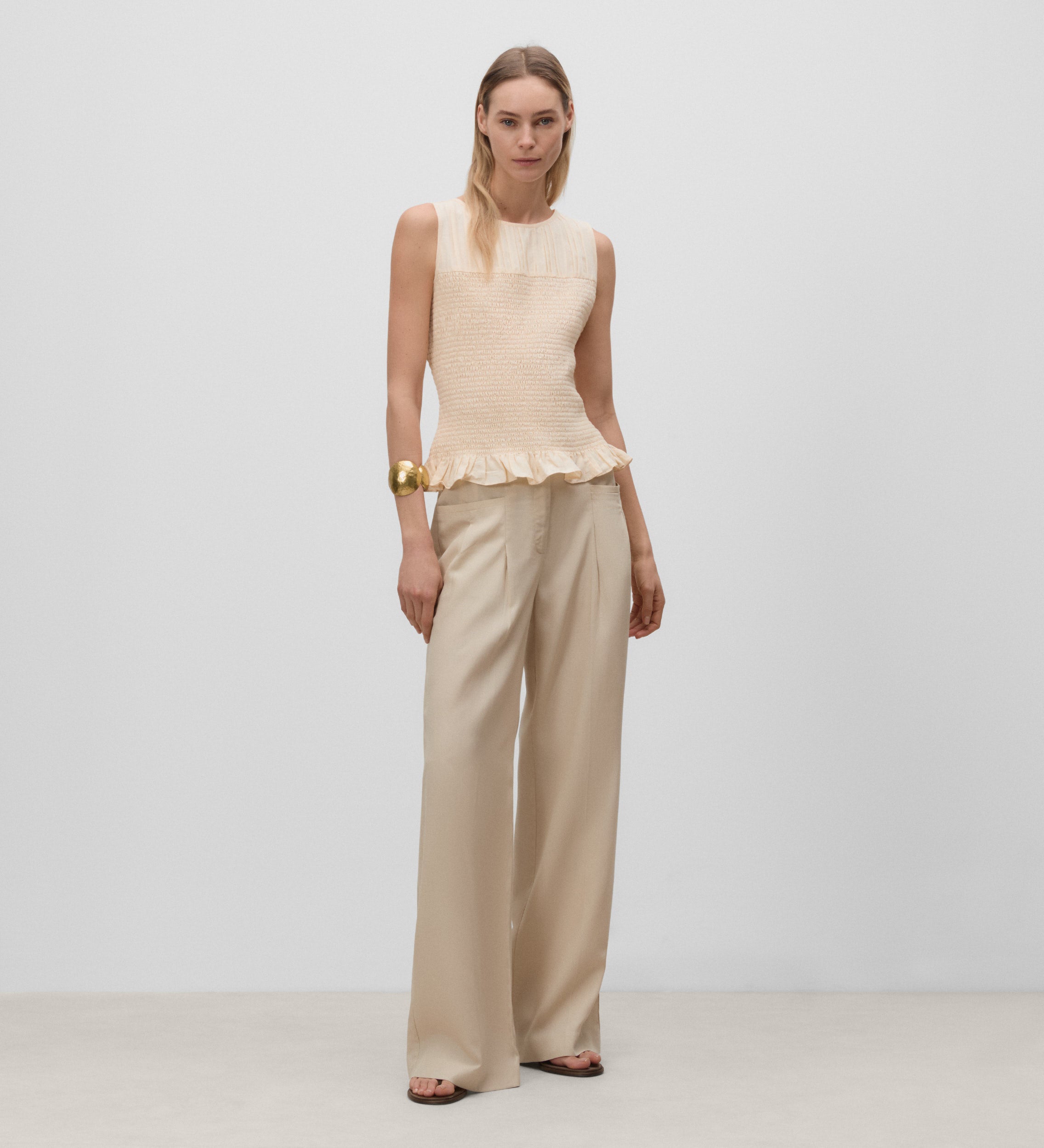 Top with elasticated bobbin