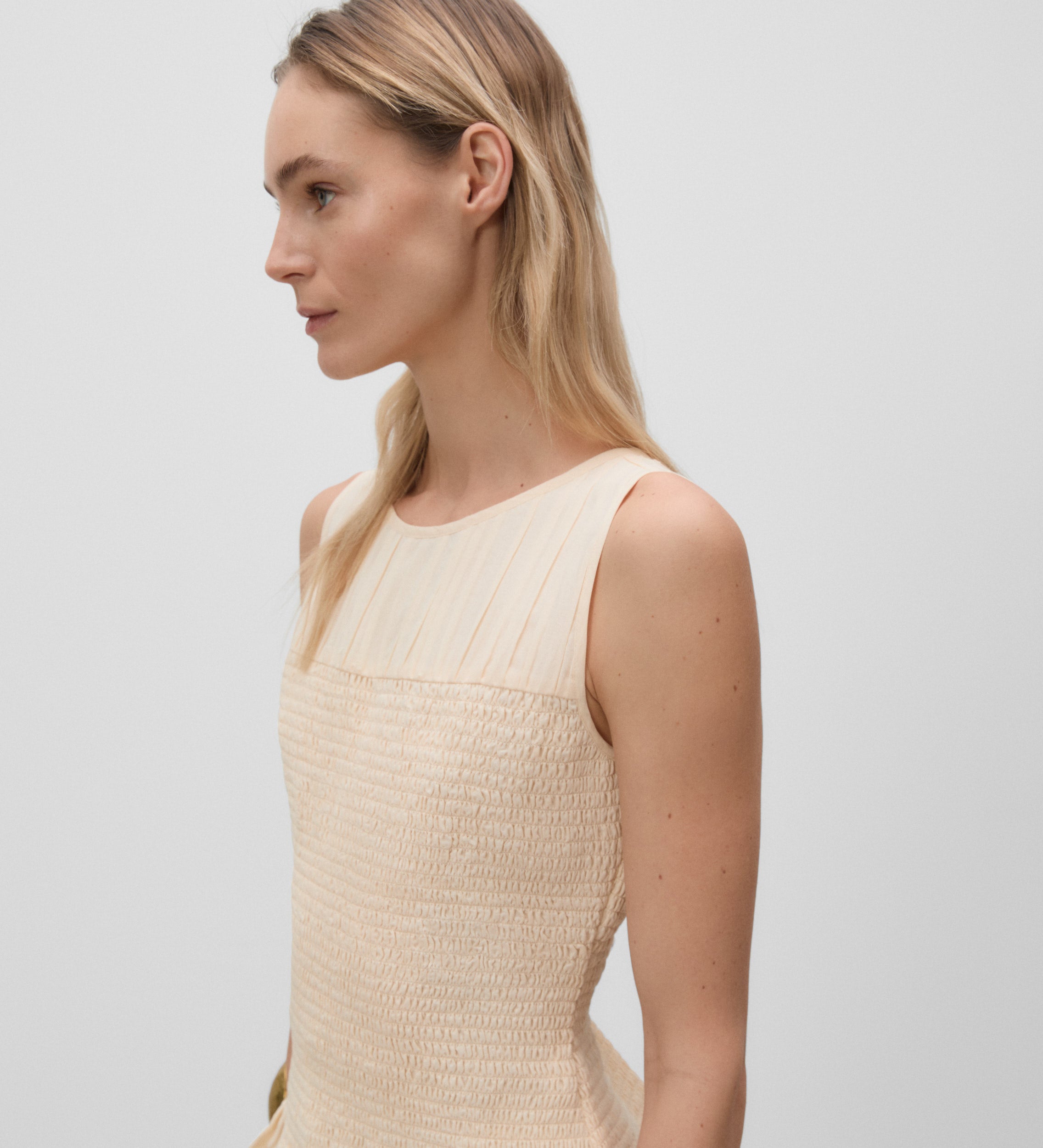 Top with elasticated bobbin