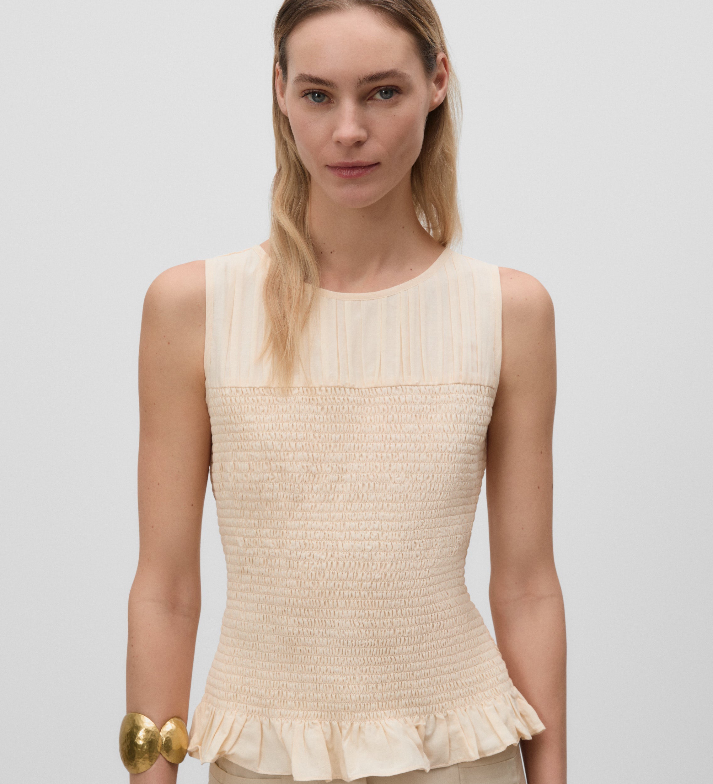 Top with elasticated bobbin