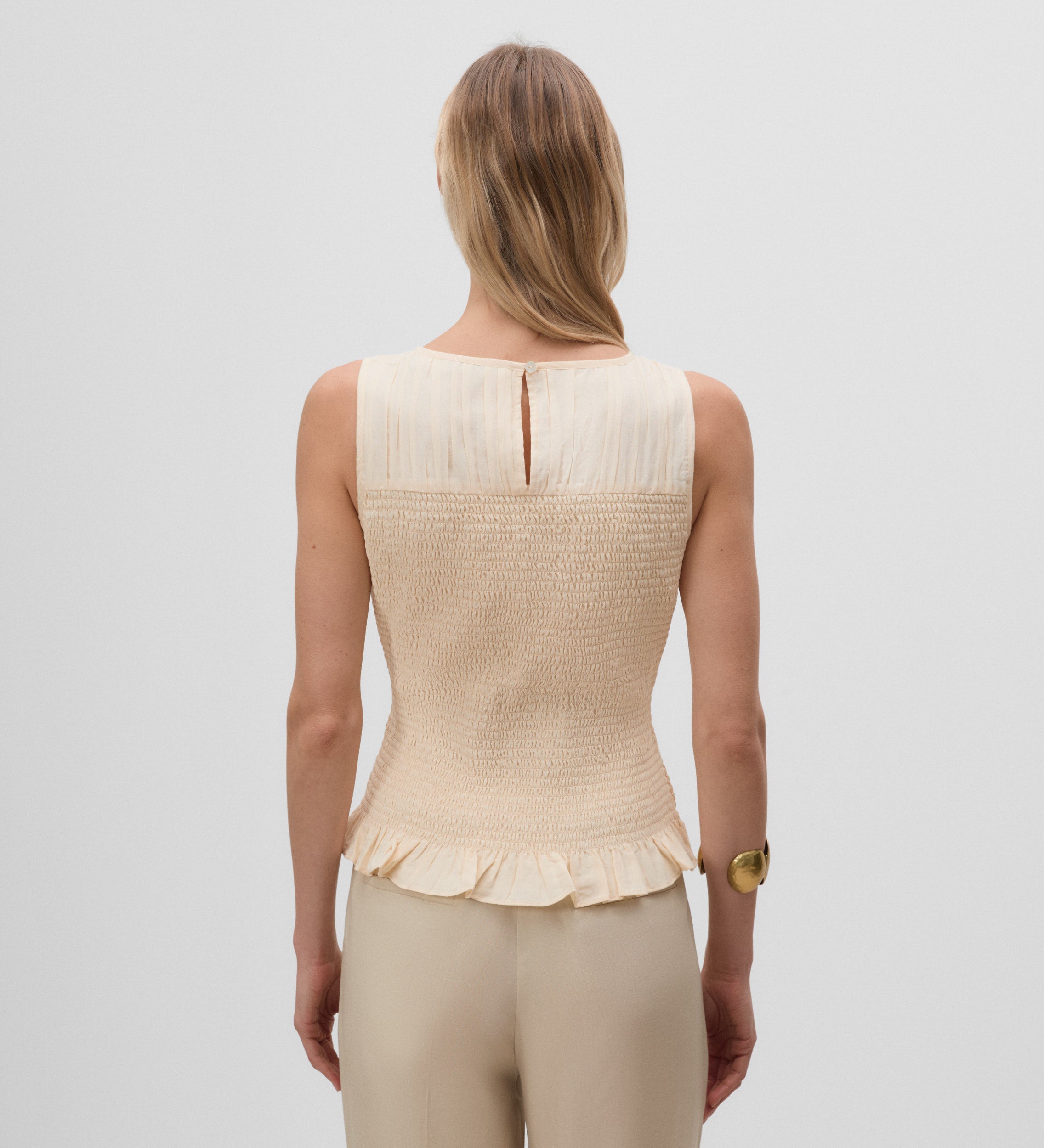 Top with elasticated bobbin