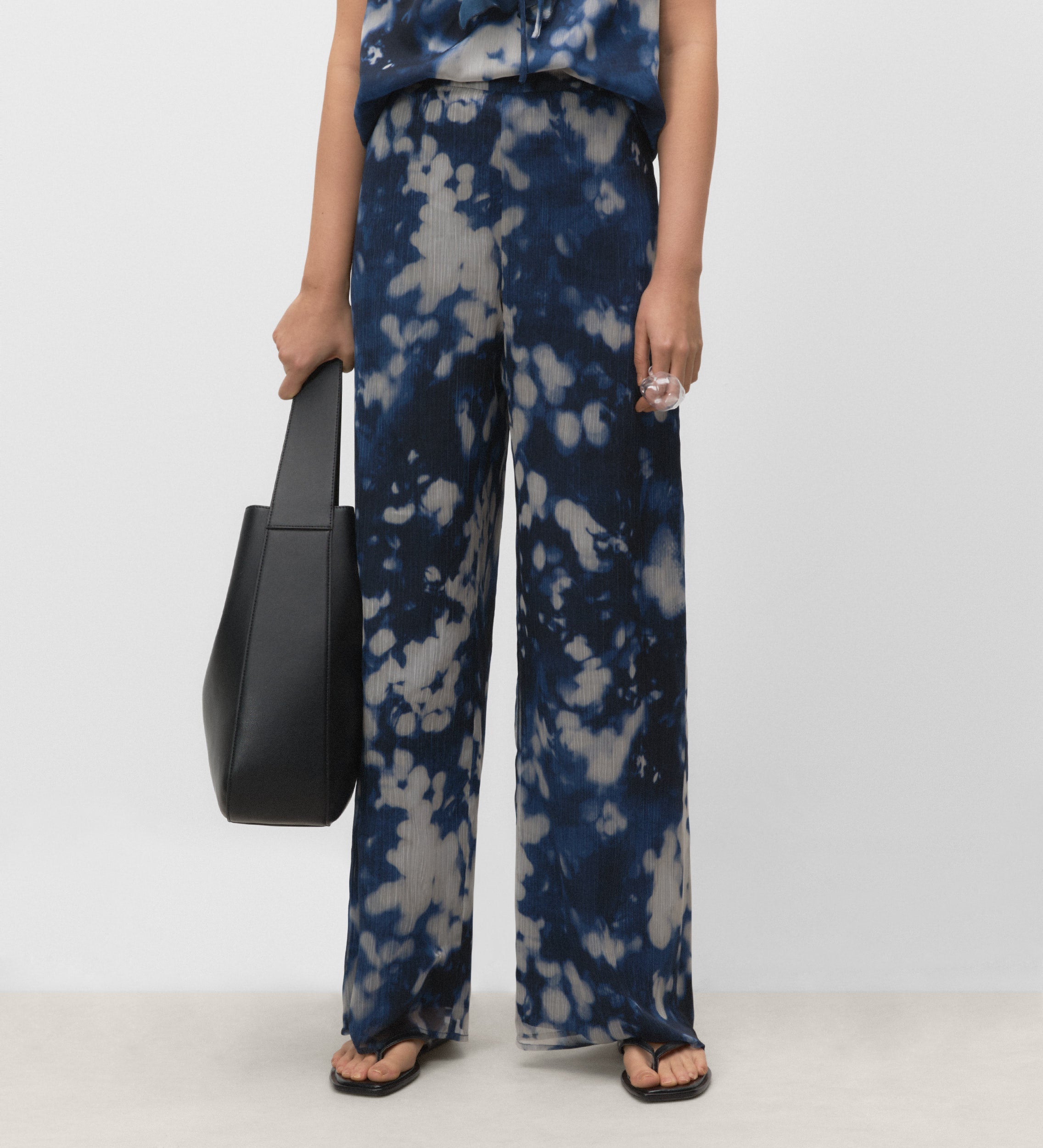 Flowy printed trousers