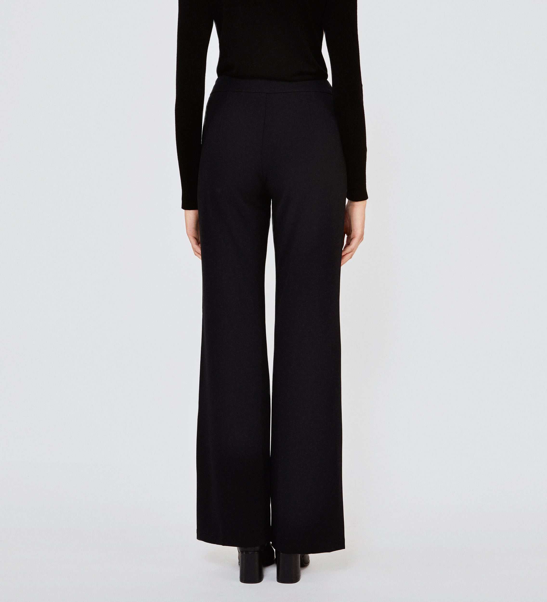 Wide elastic pants