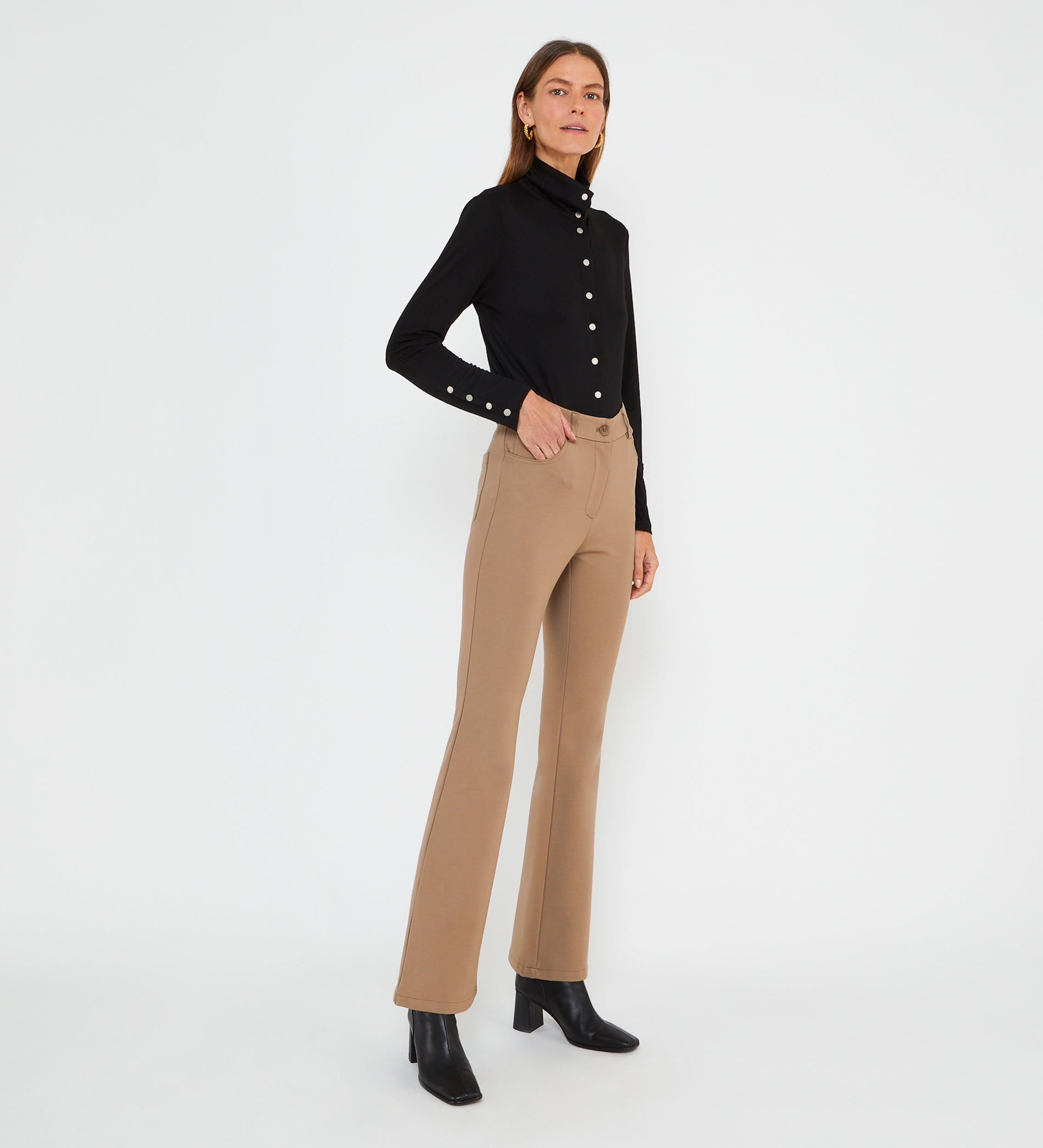 Pantalón elástico acampanado