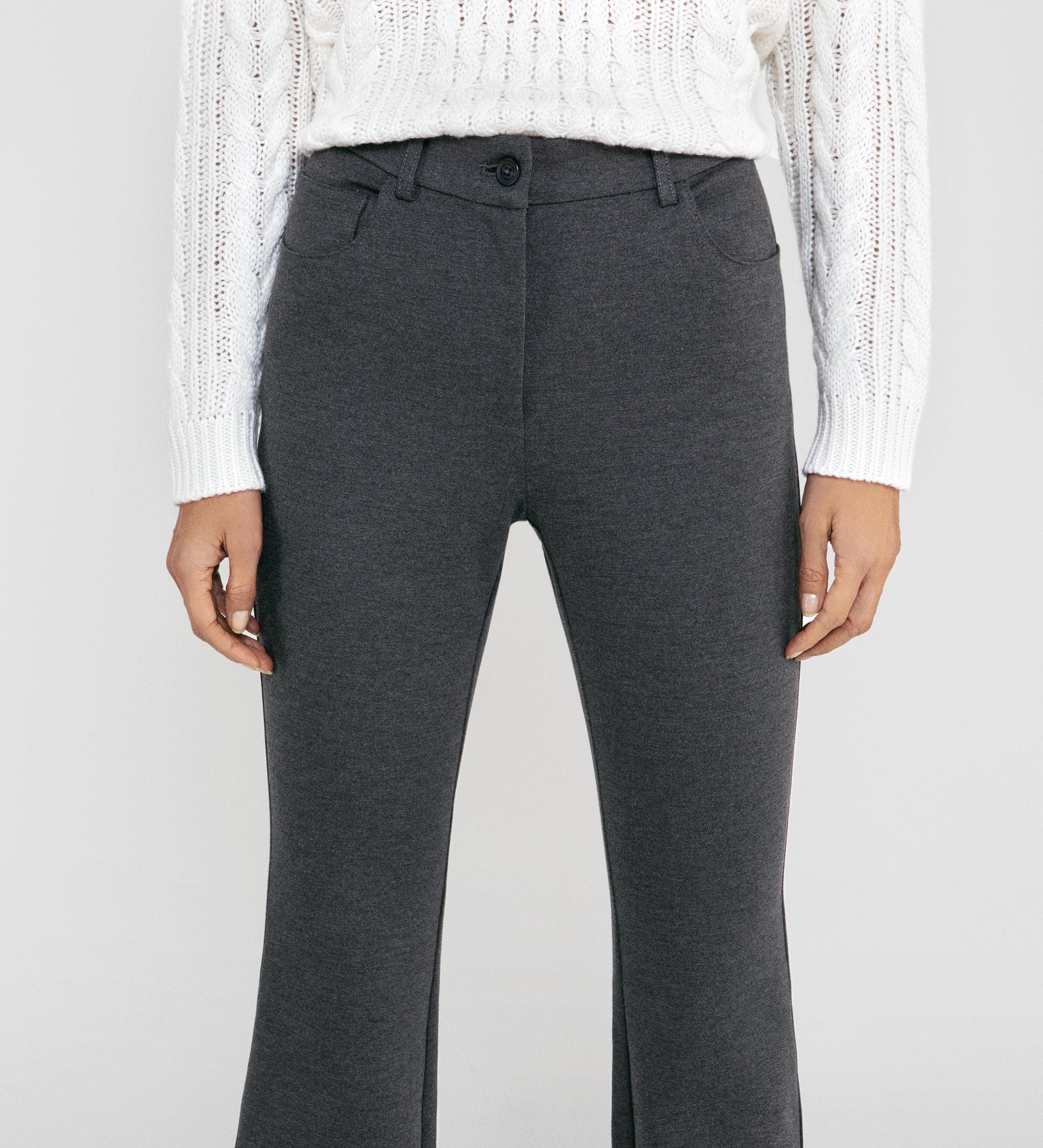 Flared elastic trousers