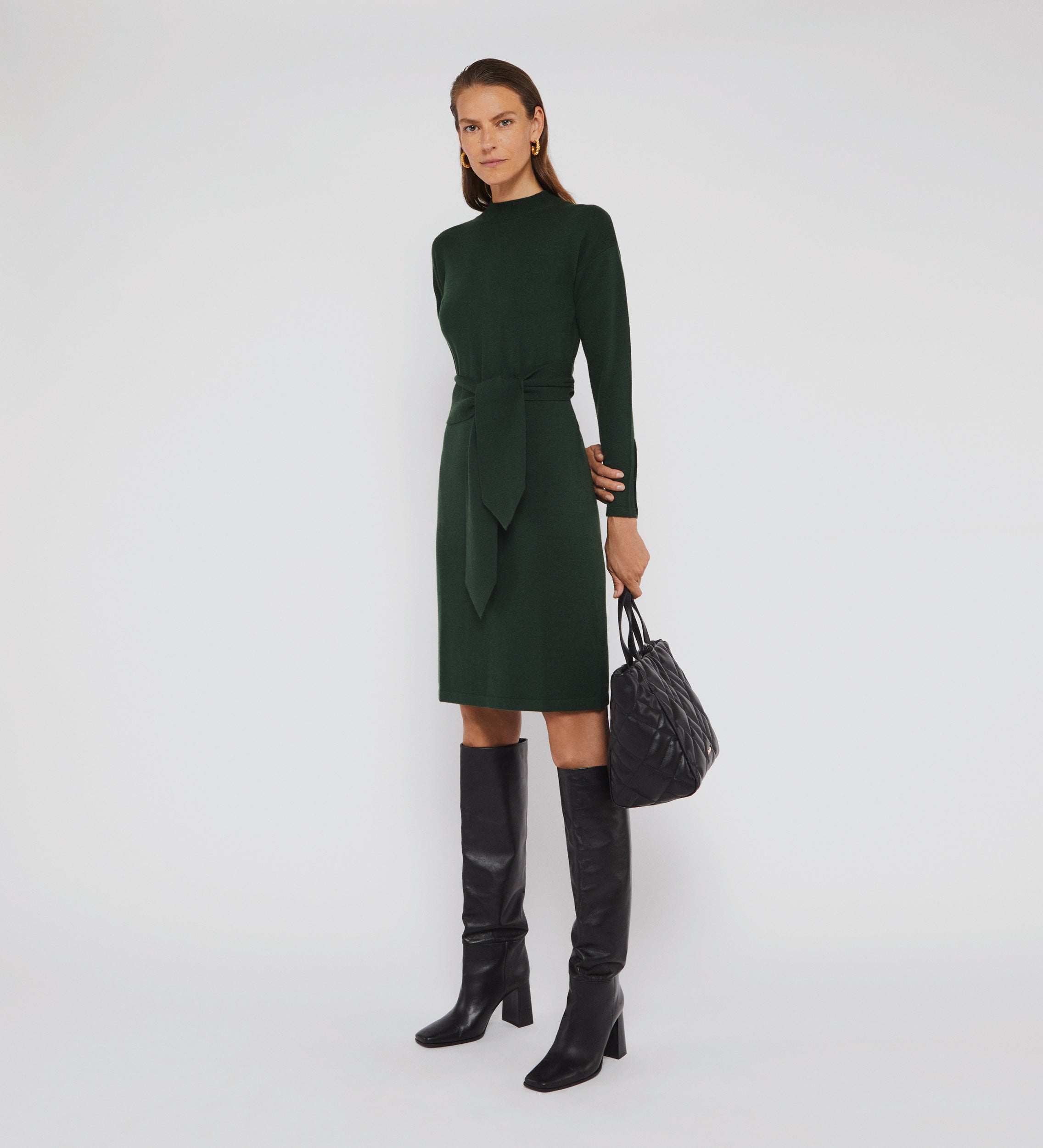 Knitted dress with bow