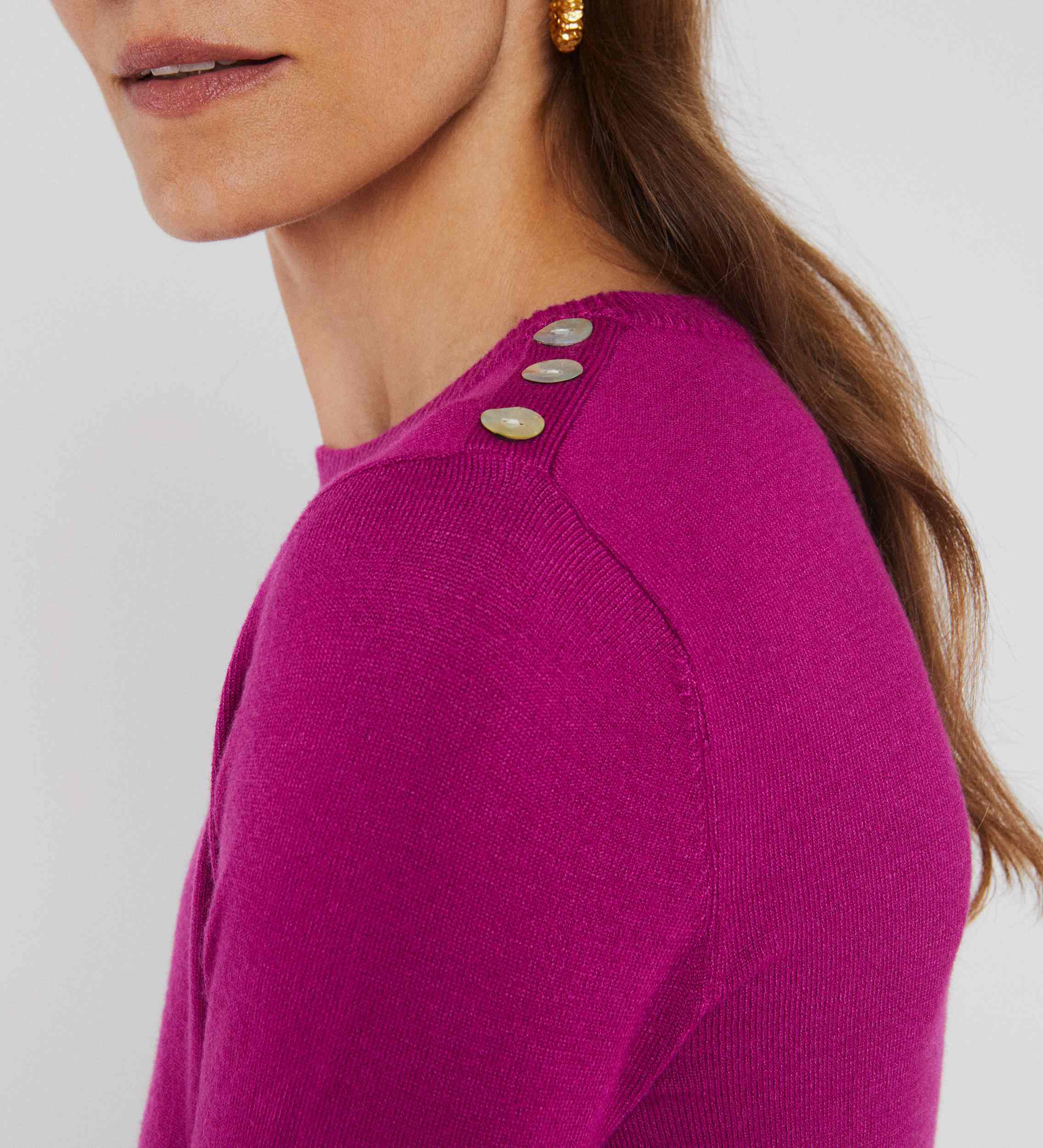 Button shoulder jumper