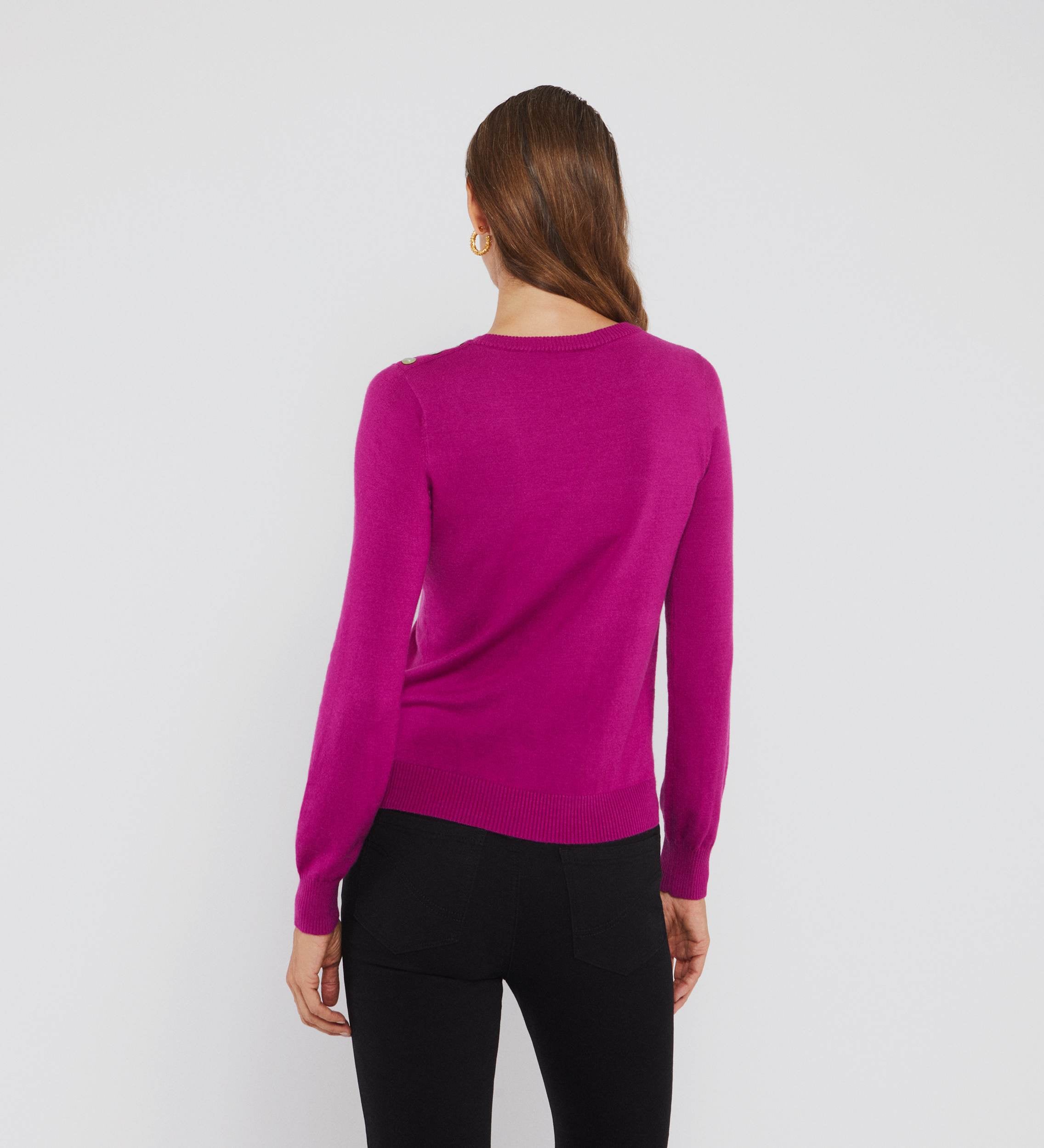 Button shoulder jumper