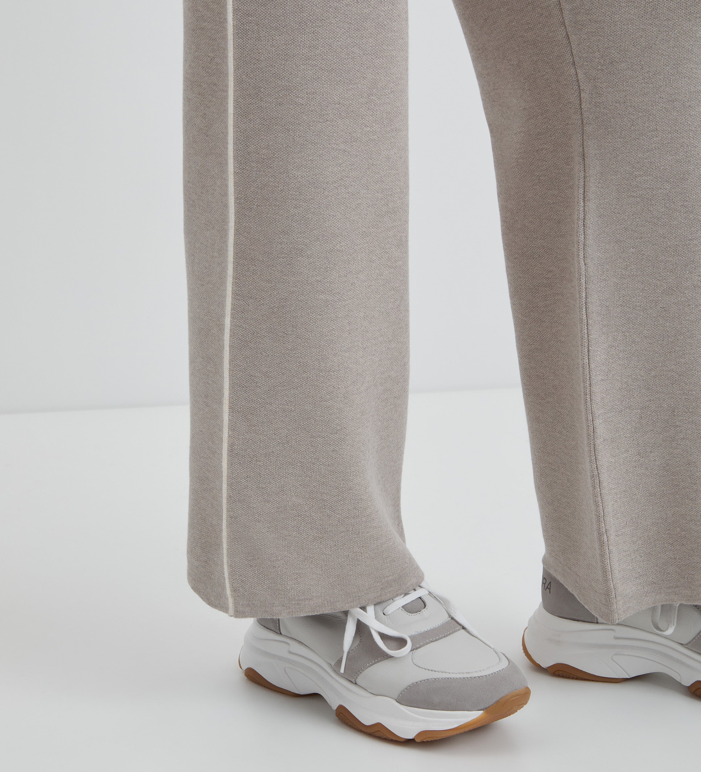 Wide knit trousers
