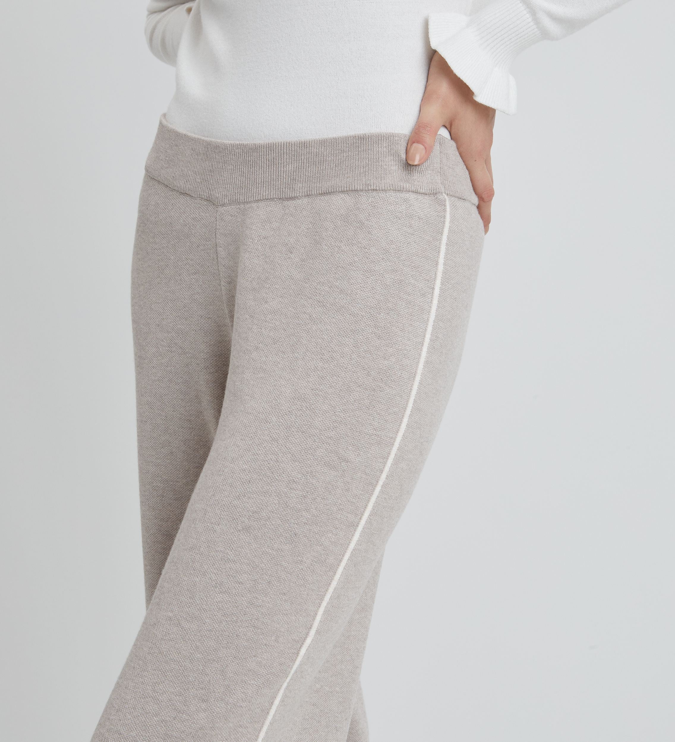 Wide knit trousers