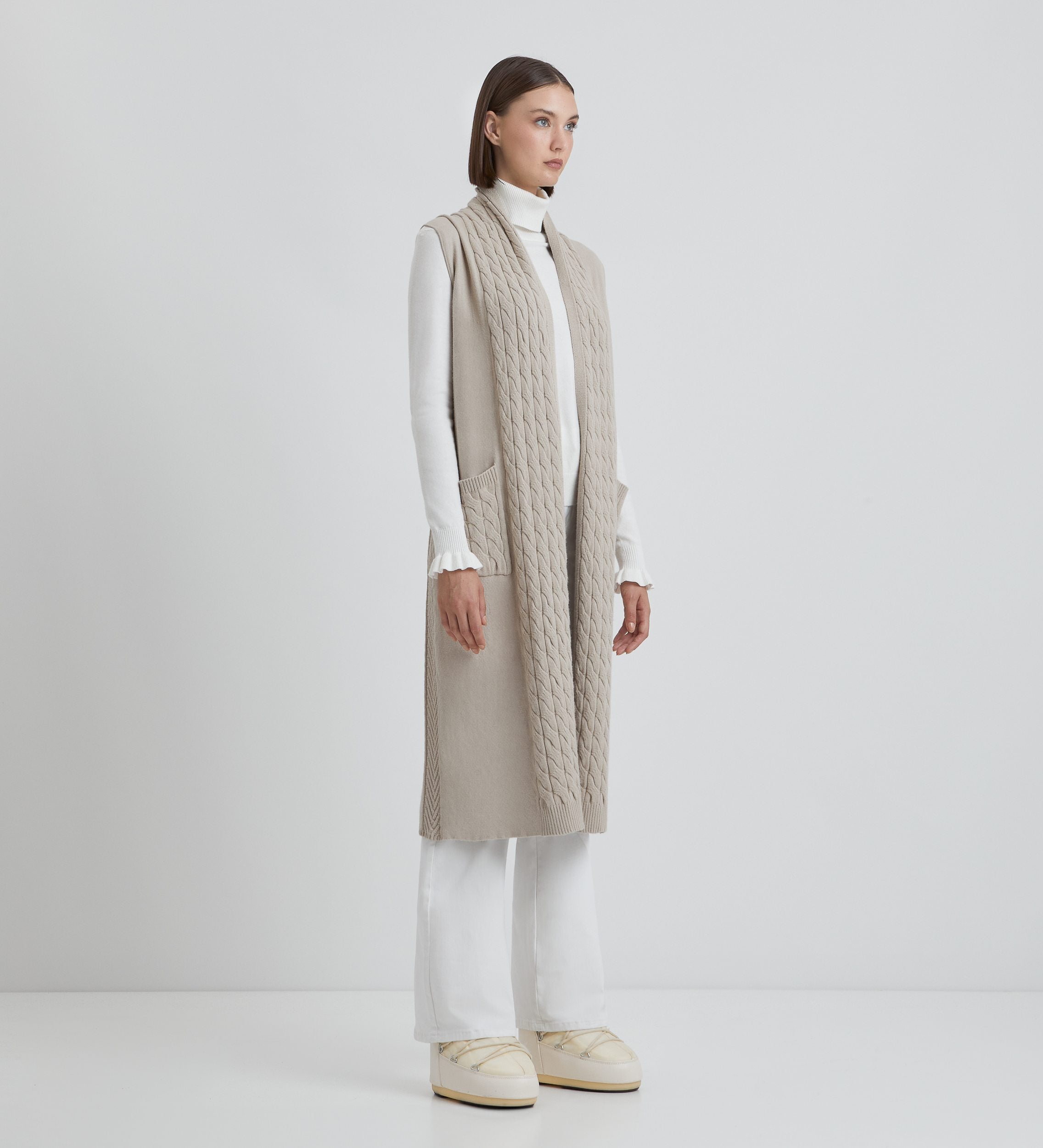 Knitted vest