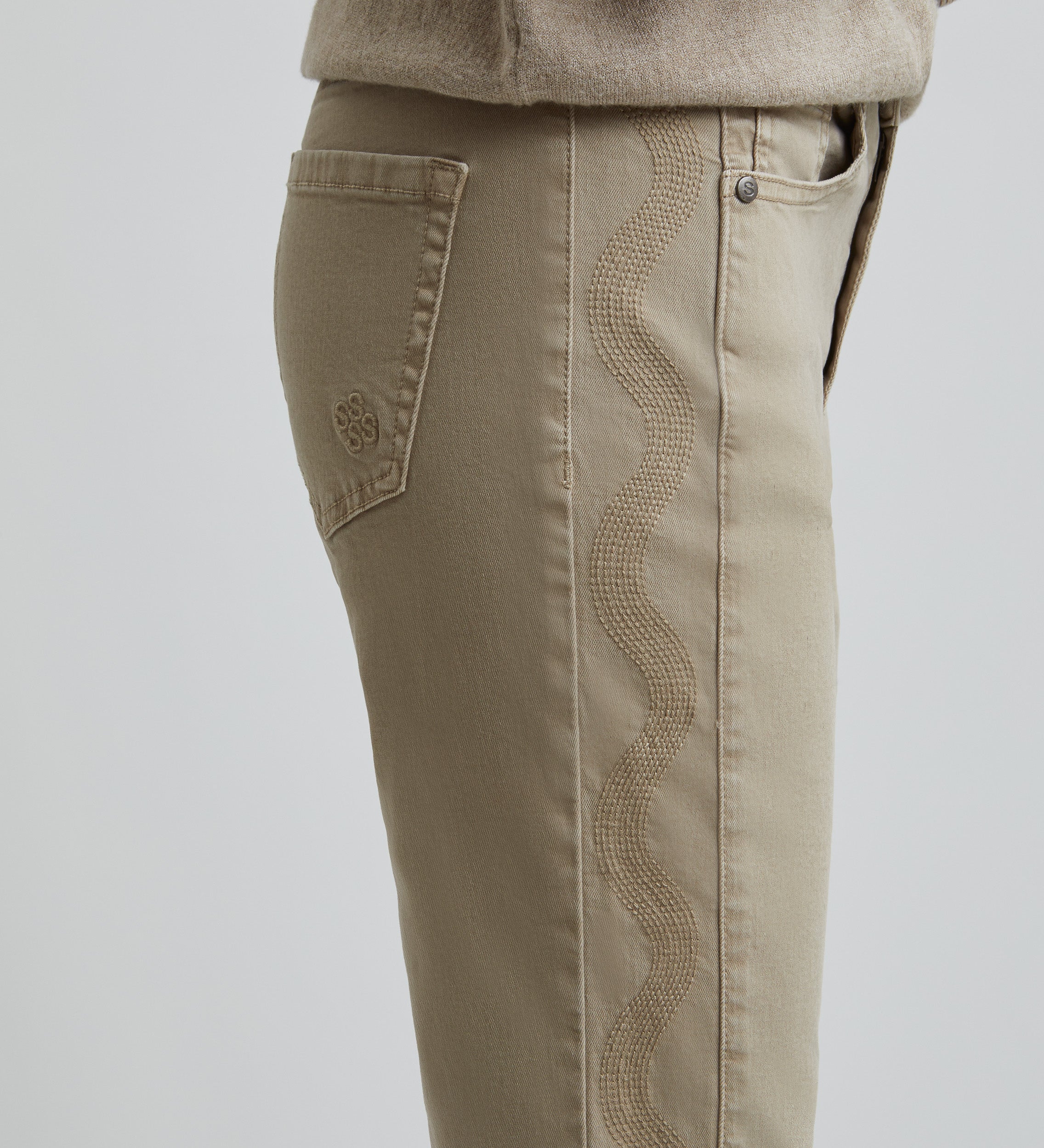 Slim pants