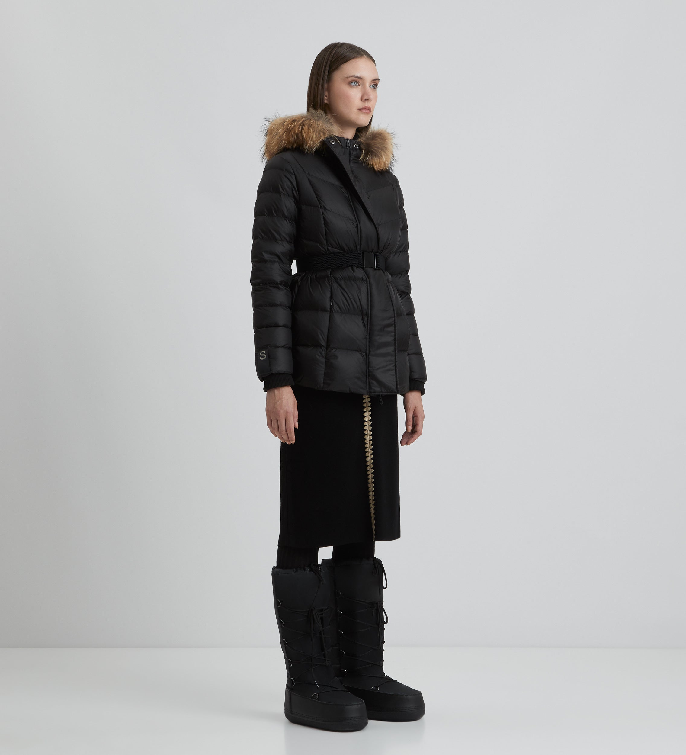 Short parka with hood