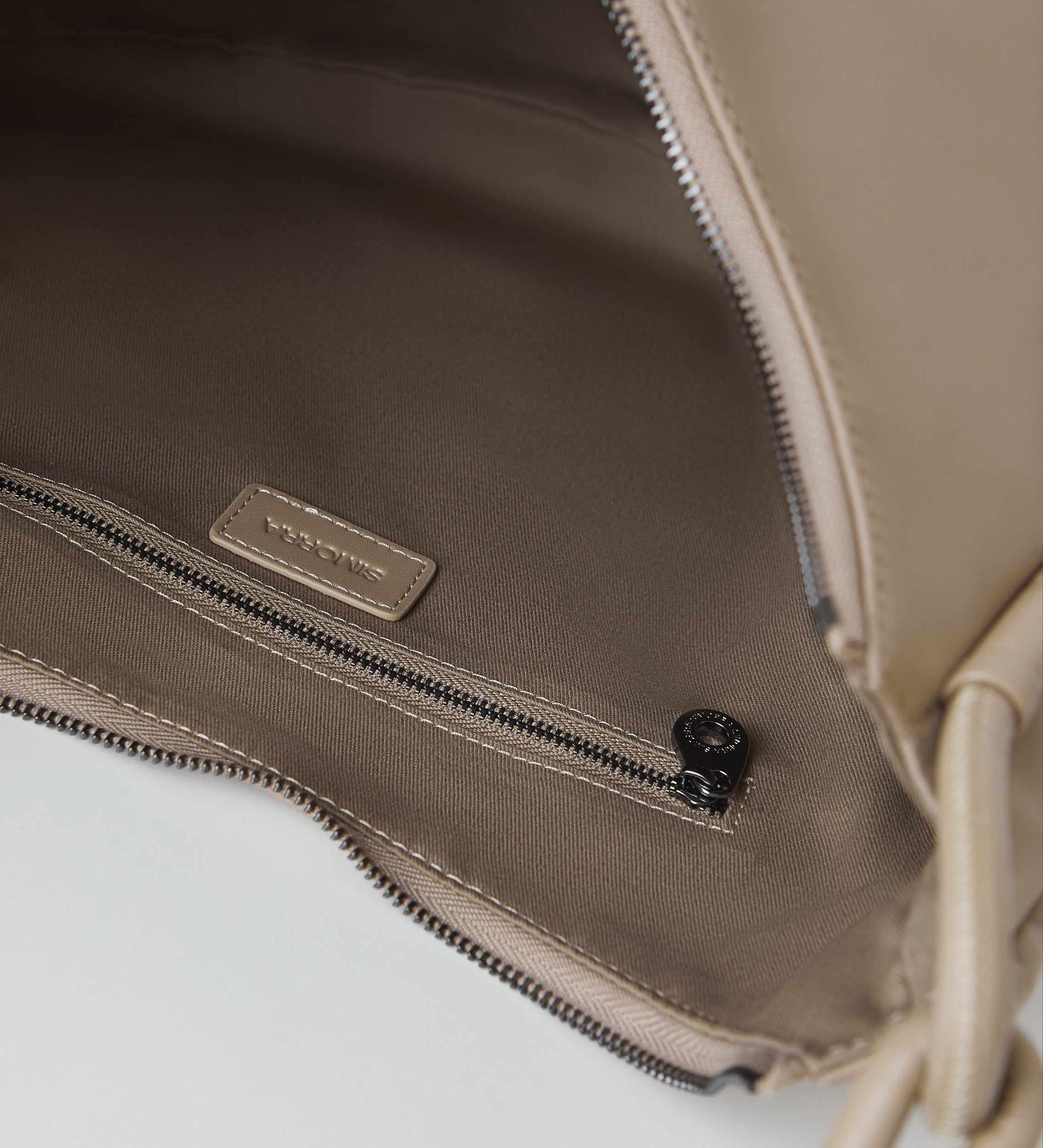 Bolso técnico y piel