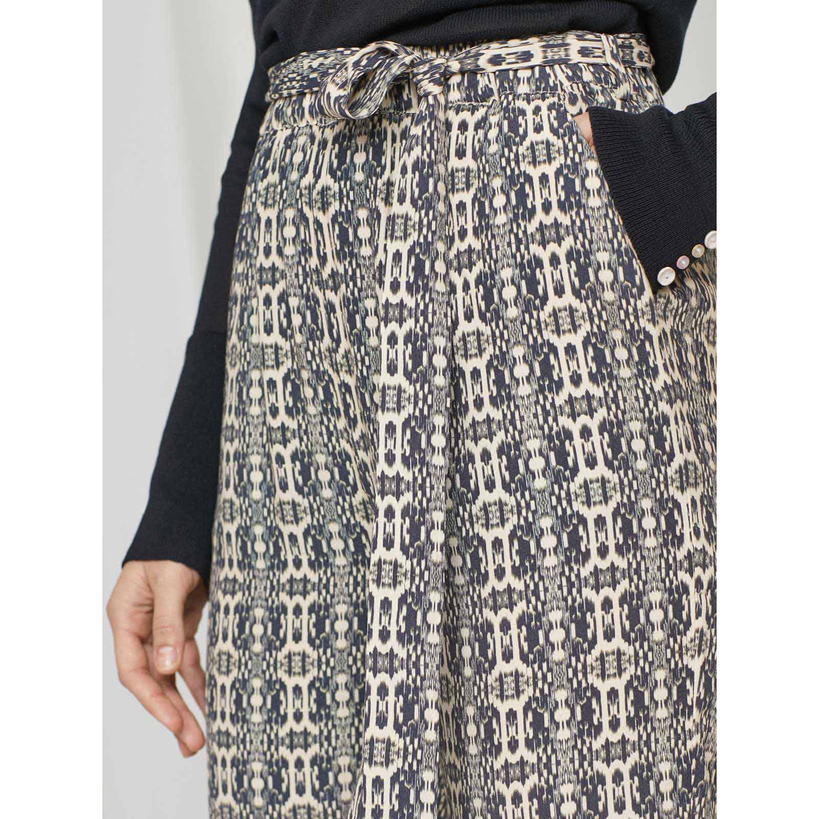 Pantalón fluido estampado étnico