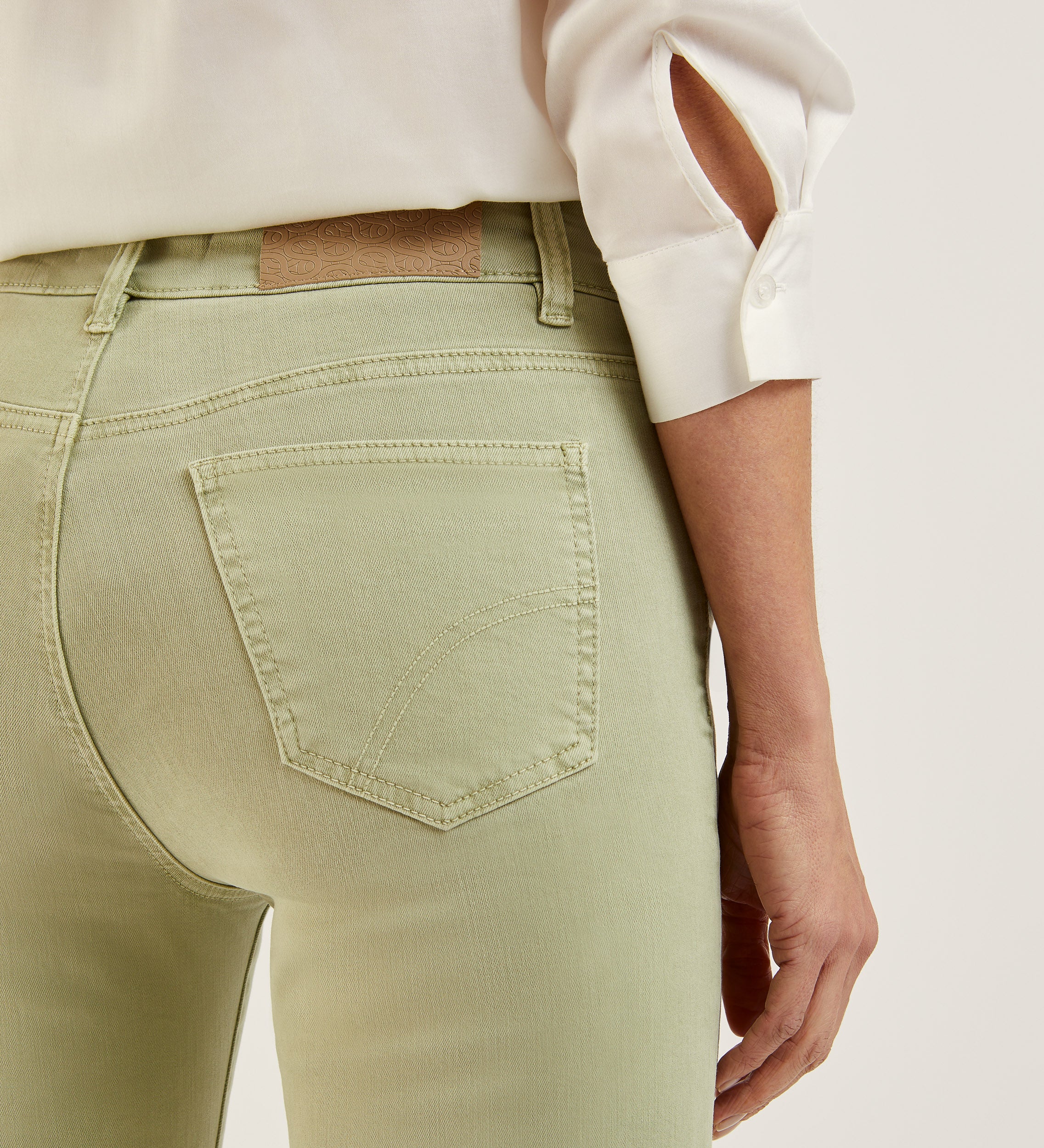 Flared crop pants