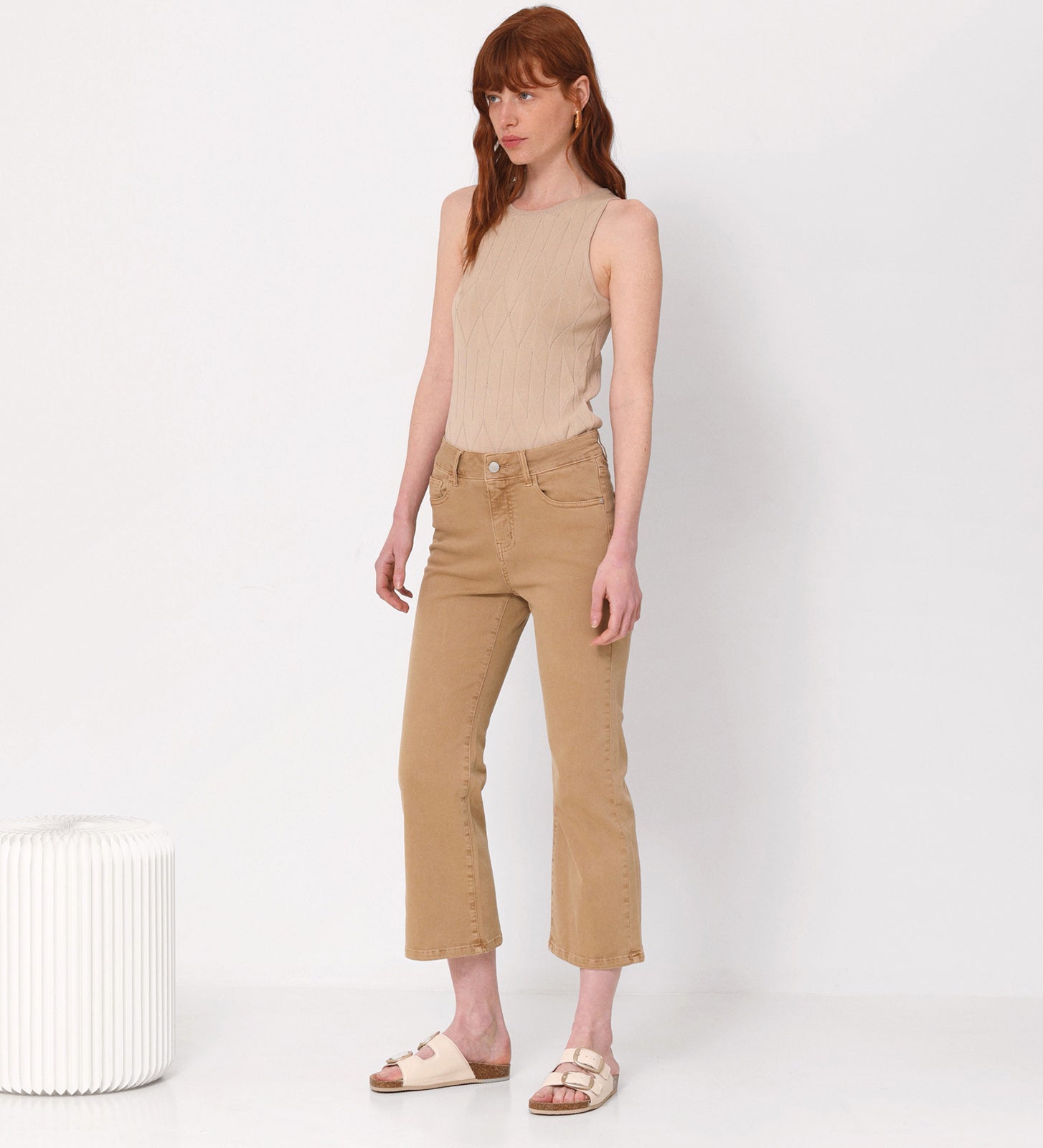 Pantalón crop acampanado