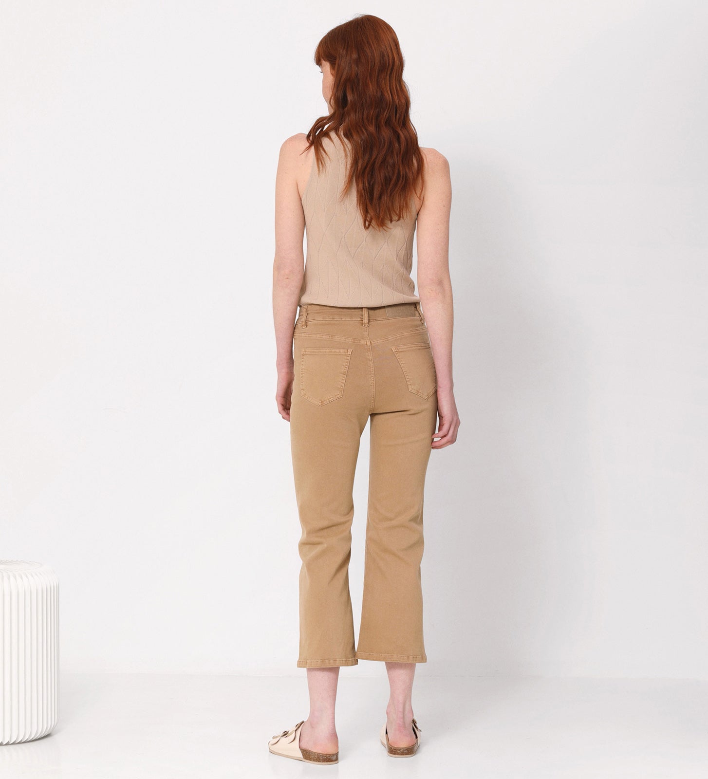Pantalón crop acampanado