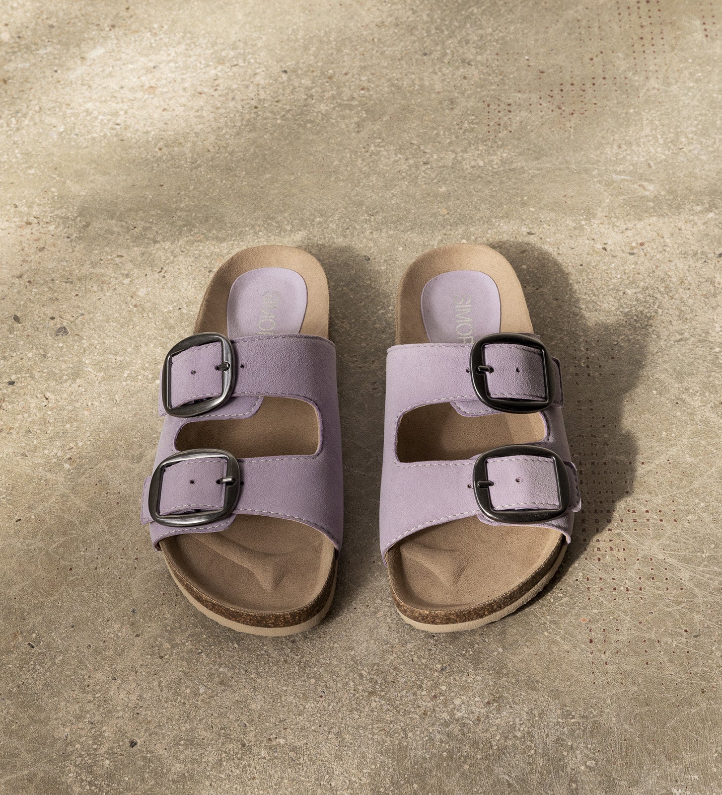 Flat strappy sandal