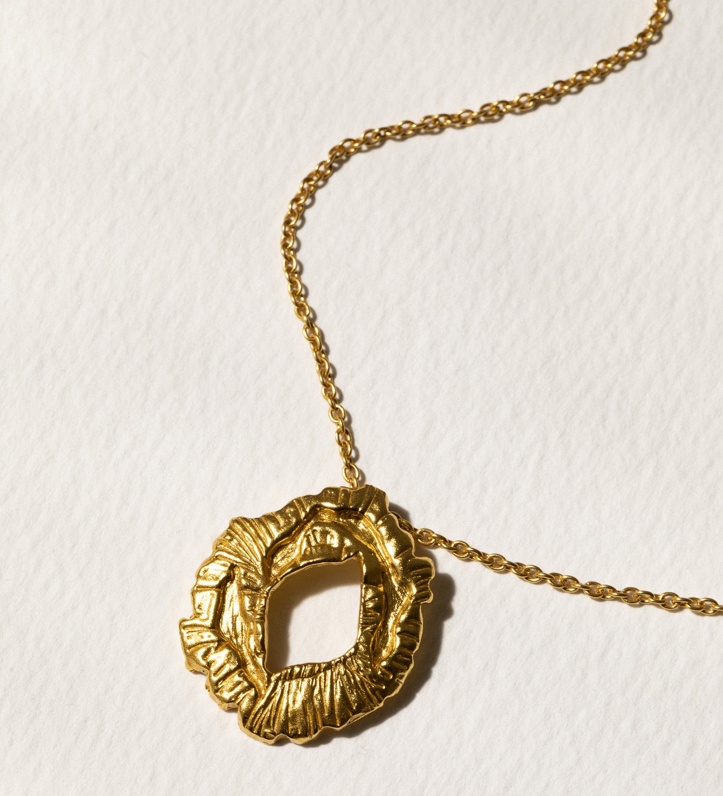 Pendentif de forme irrégulière