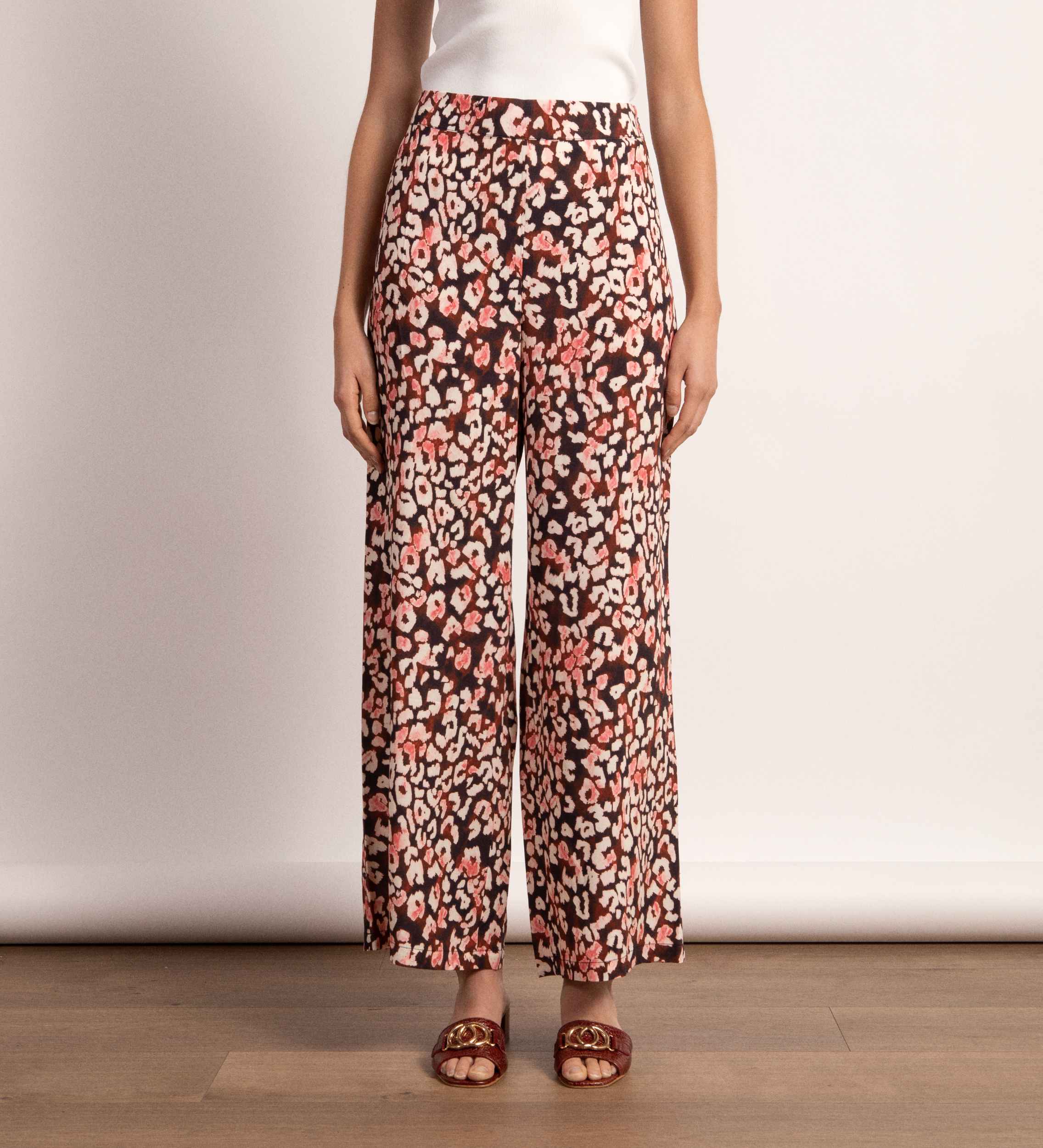 Flowy cropped trousers