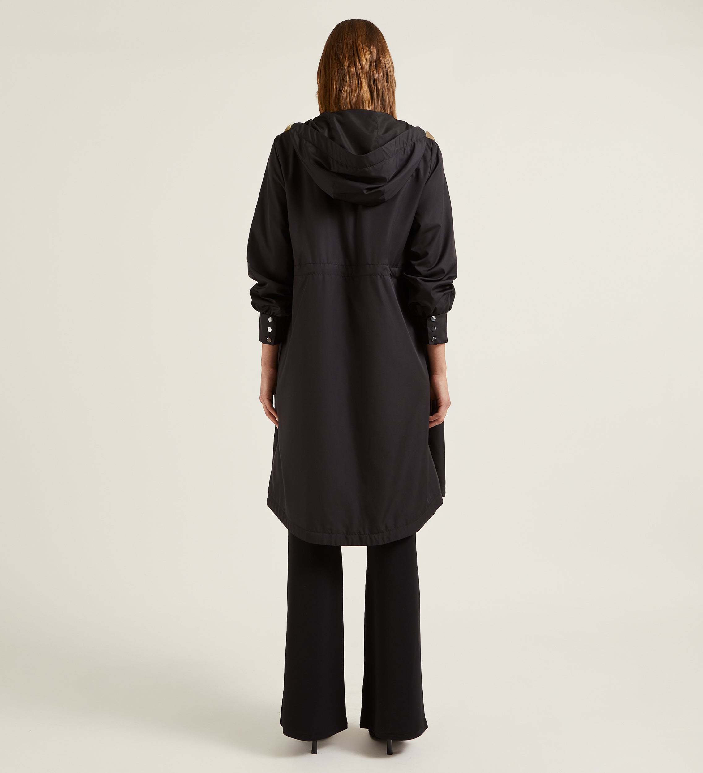 Parka larga capucha